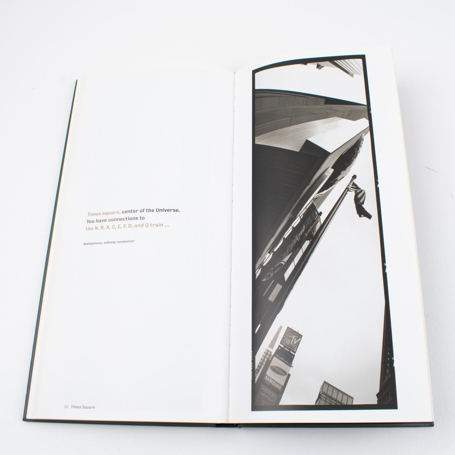 Vertikales New Yorker Fotobuch von Horst Hamann, 2000 im Zustand „Gut“ im Angebot in Atlanta, GA