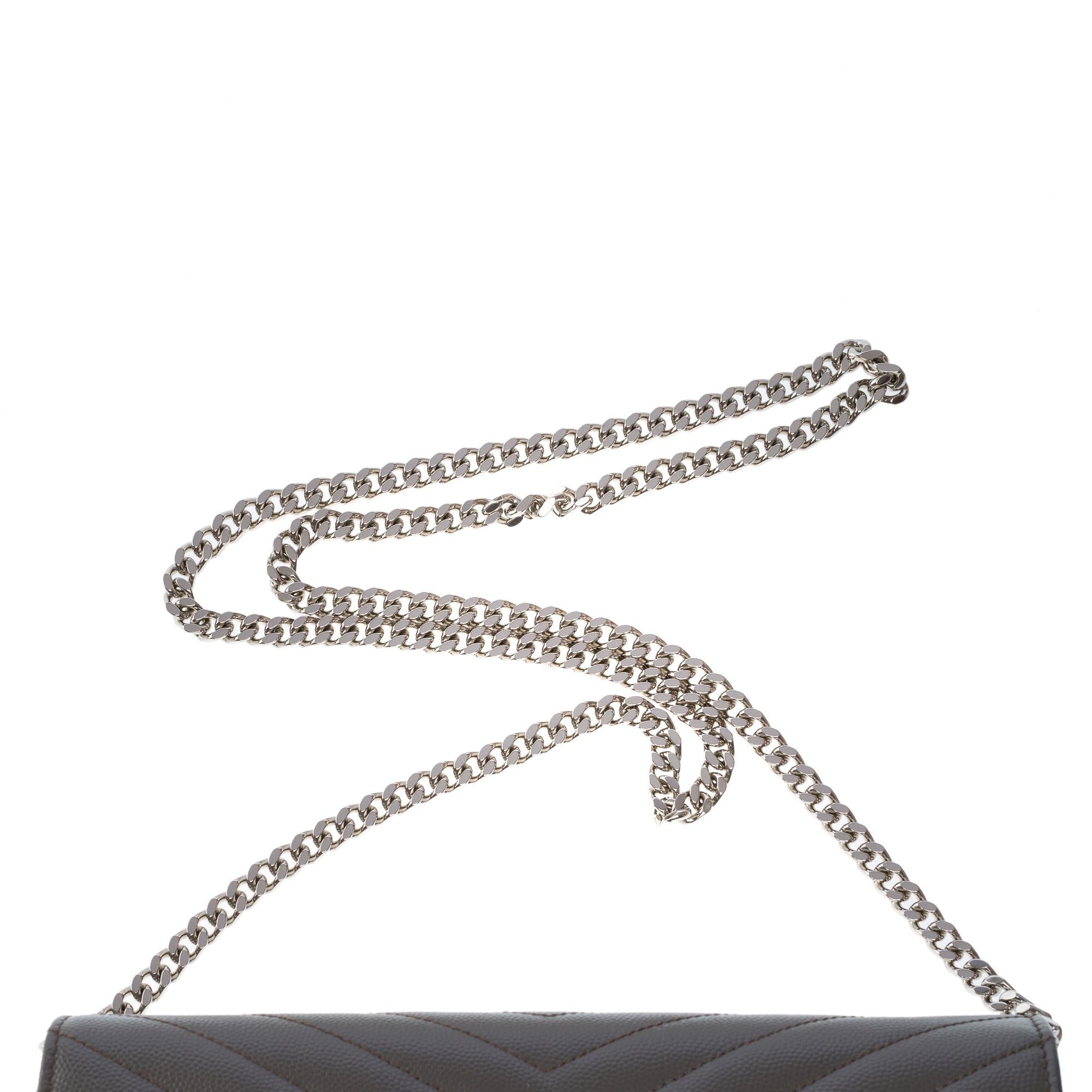 Nouveau YSL Pochette Cassandre sac à bandoulière classique en cuir gris, SHW en vente 5