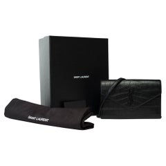 Neu YSL Brieftasche Enveloppe aus schwarzem Leder mit Krokodildruck , BHW