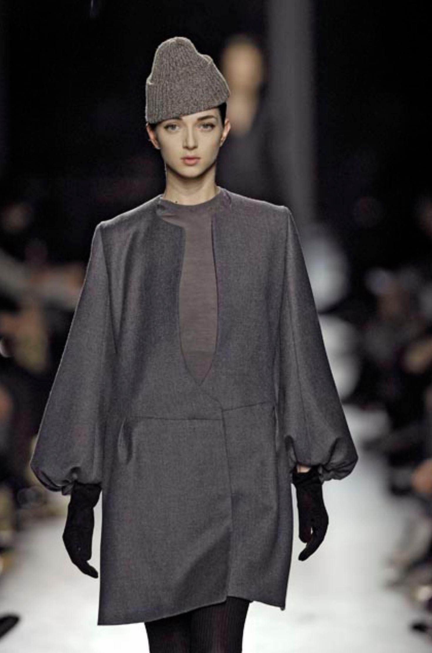 New Yves Saint Laurent  F/W 2007 Runway Wool Cashmere Coat Dress Sz French 36 In New Condition For Sale In Leesburg, VA