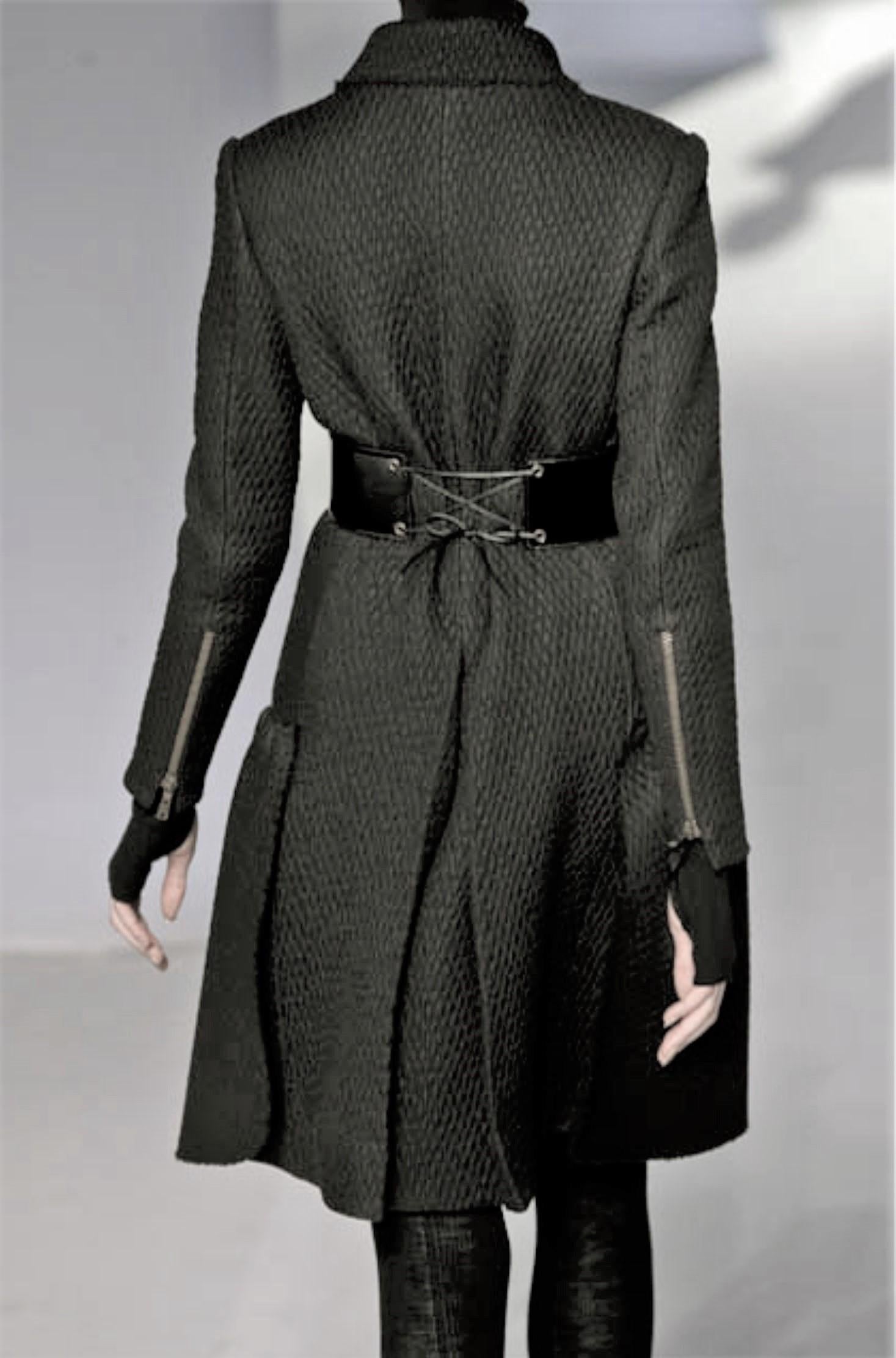 New Yves Saint Laurent YSL F/W 2008 Naomi Campbell Quilted Coat Dress Sz Fr42 For Sale 5