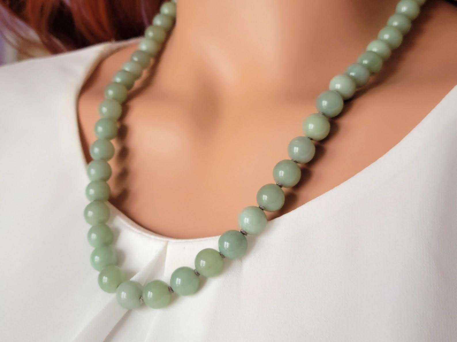 New Zealand Green Inanga Nephrite Necklace For Sale 2