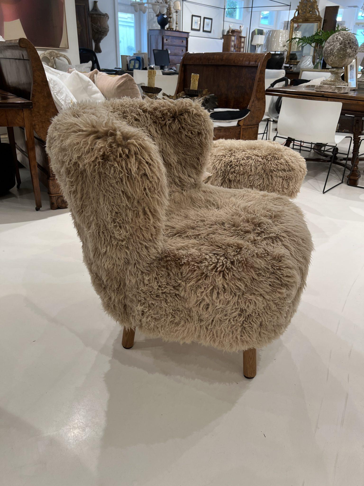 New Zealand Sheepskin Chair & Ottoman  For Sale 1