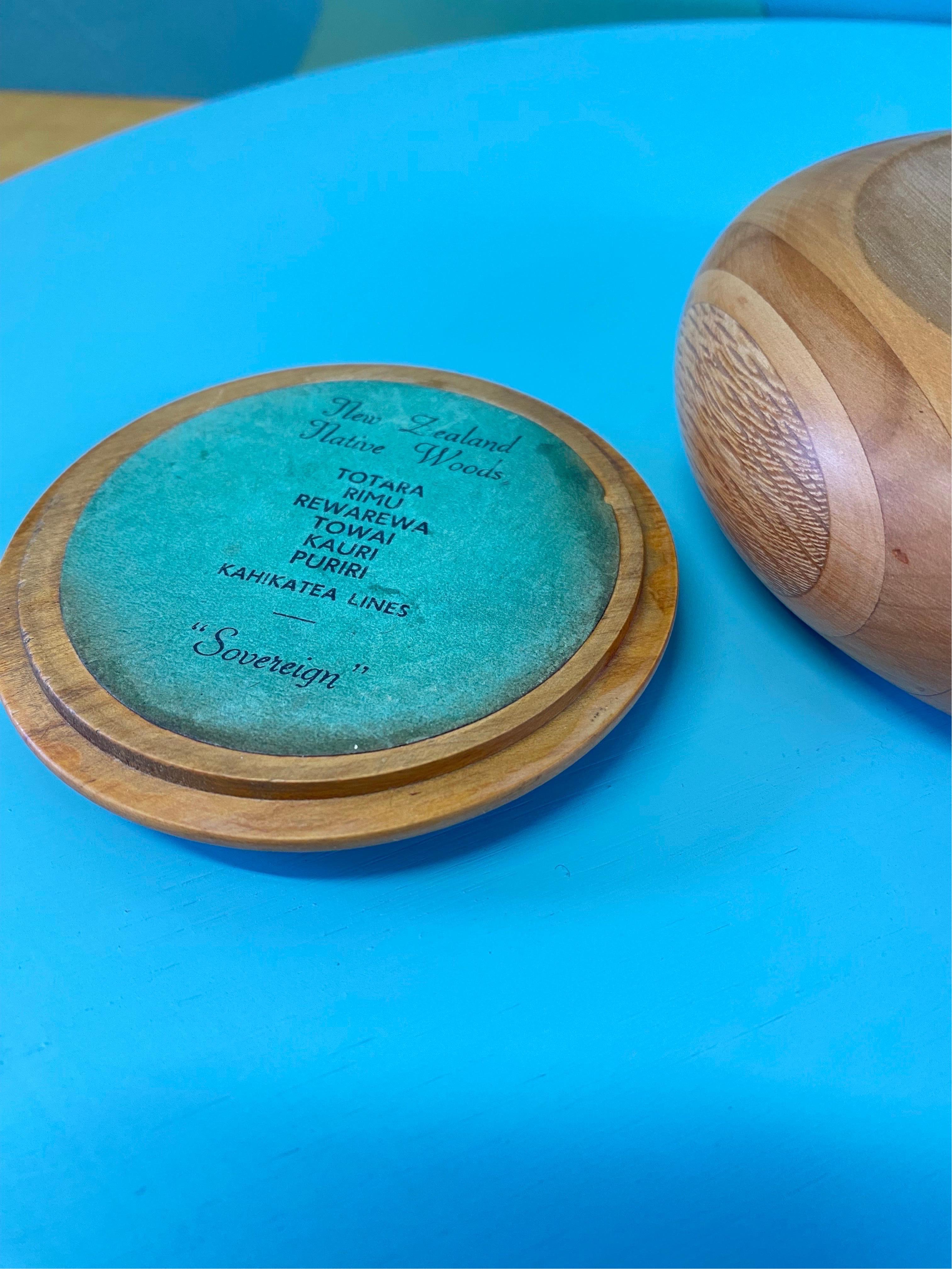 Boîte à bibelots en bois spécimen de Nouvelle-Zélande 