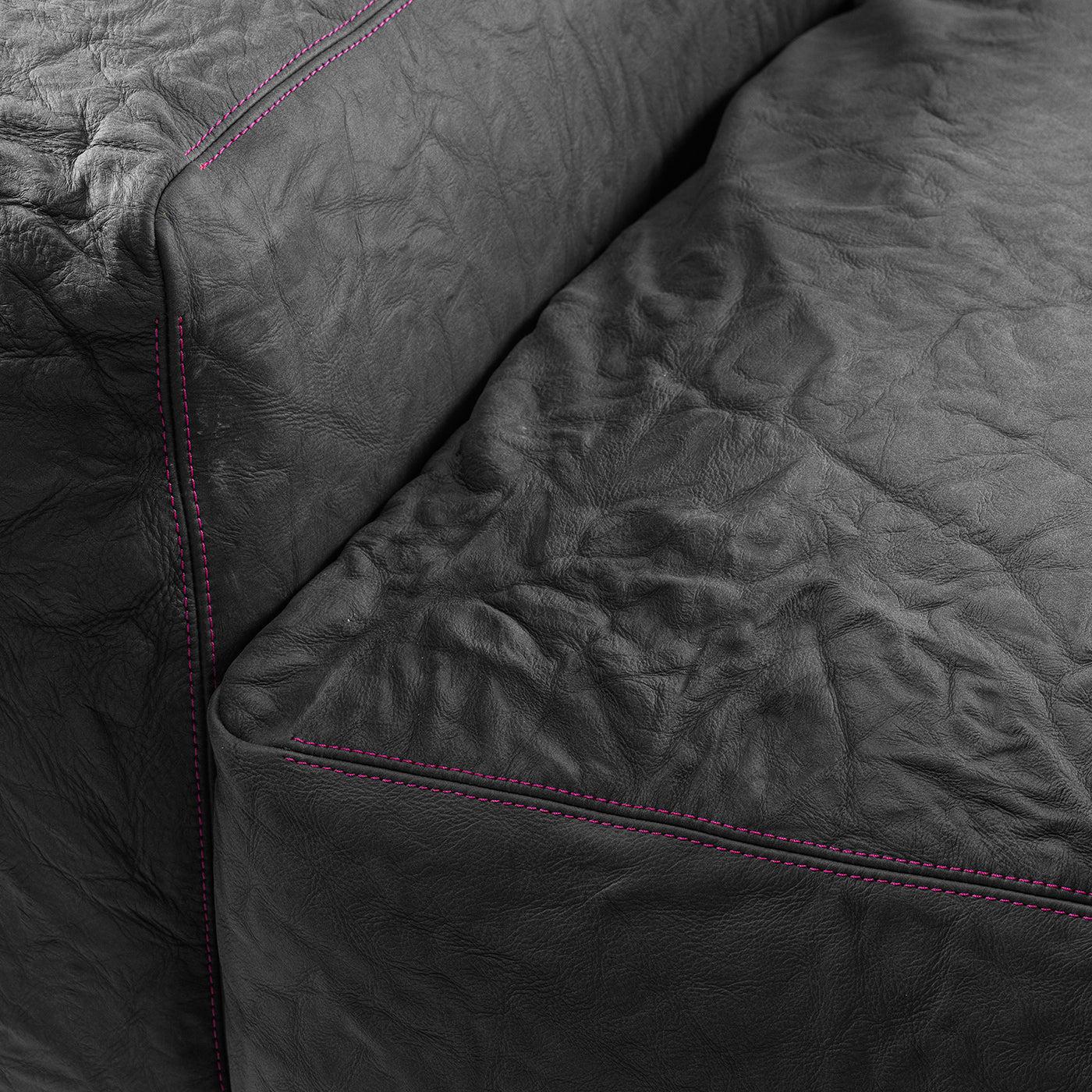 Newcastle 202 Sofa aus Leder von Giulio Iacchetti für Meritalia (21. Jahrhundert und zeitgenössisch) im Angebot