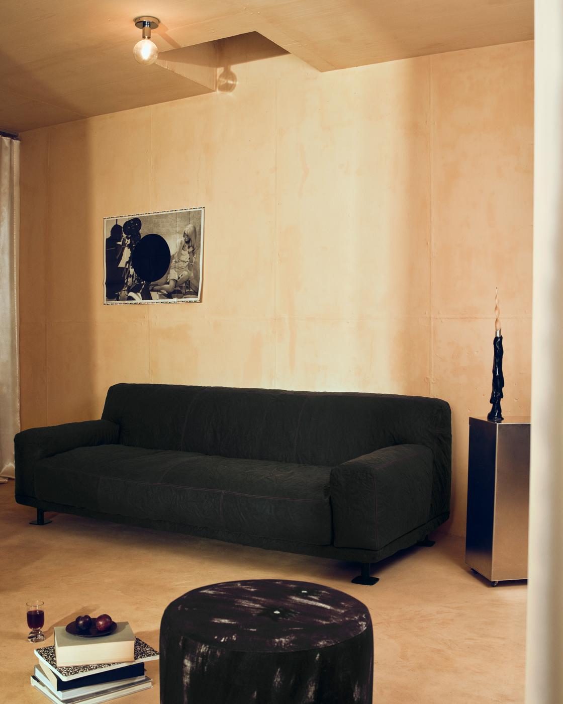 Italian Newcastle 262 Leather Sofa Kraft-Bordeaux by Giulio Iacchetti For Sale