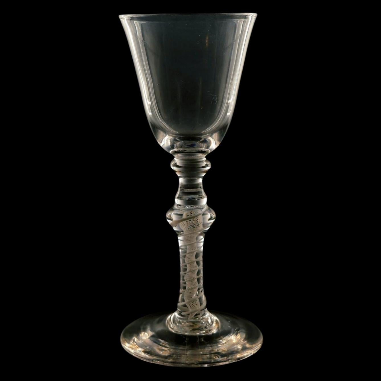 Newcastle Light Baluster, England, um 1765 (Neoklassisch) im Angebot