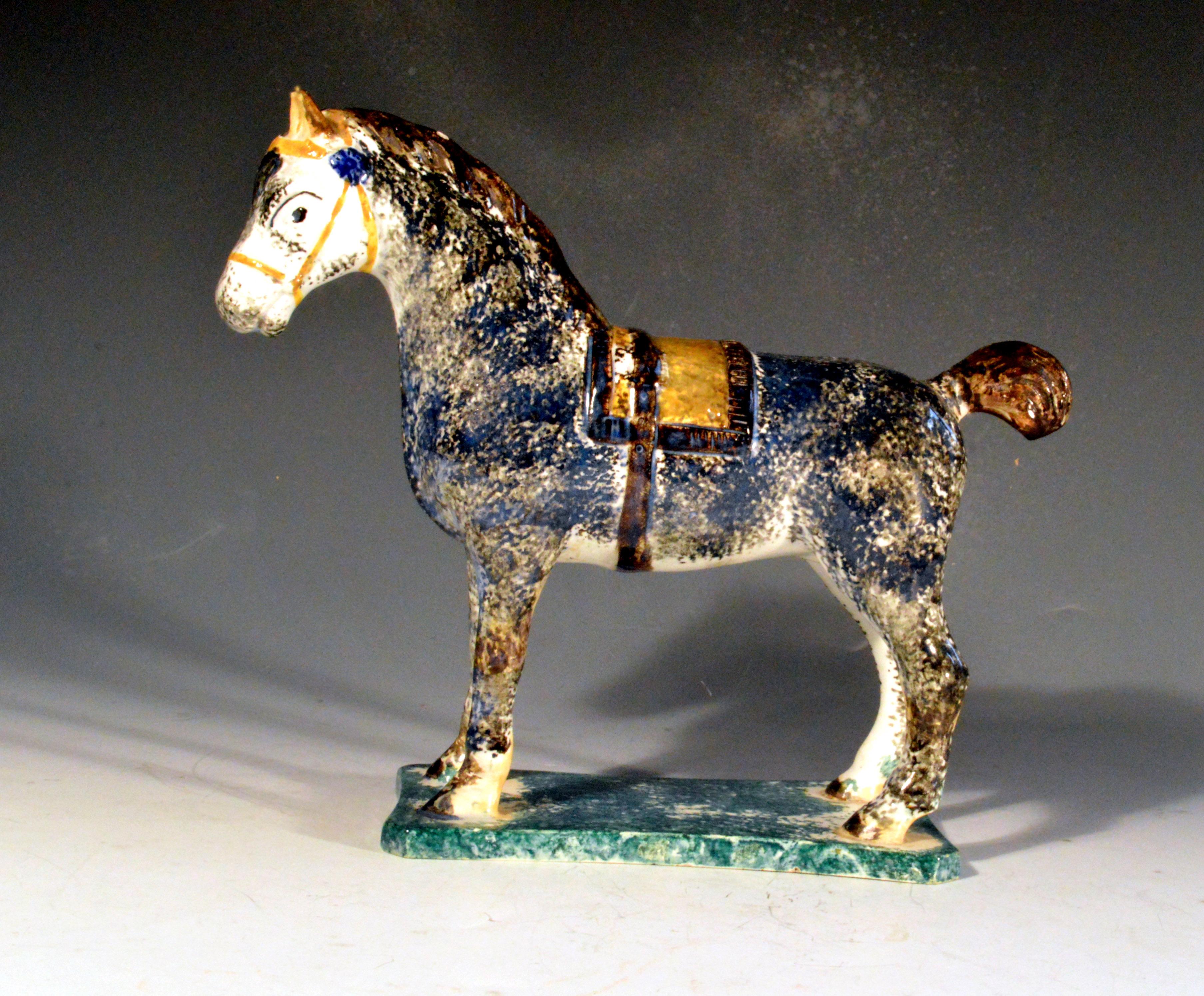 XIXe siècle Modèle de cheval en poterie Prattware de Newcastle, poterie St. Anthony, Newcastle en vente