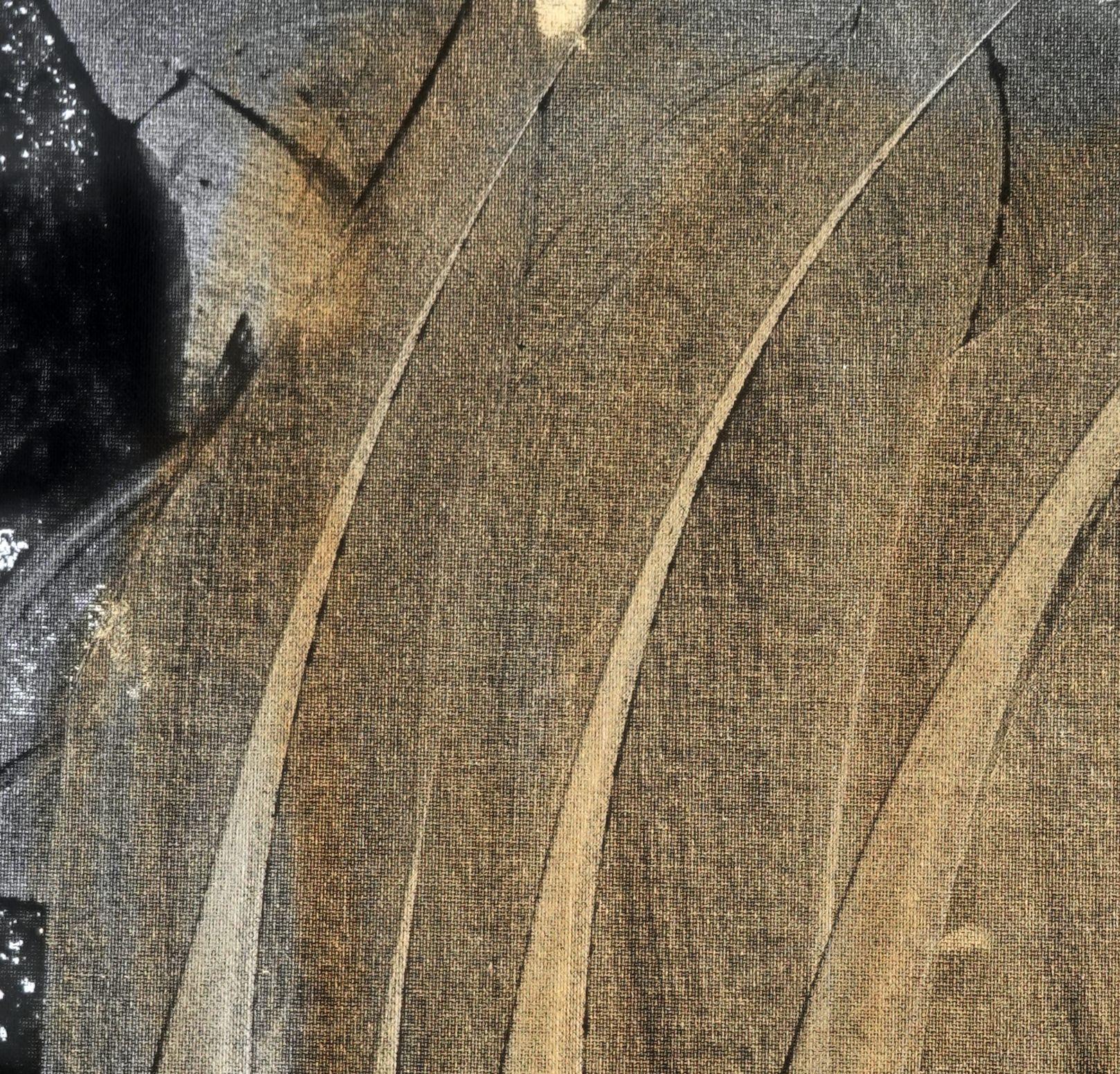 Forza della natura, Pittura, Acrilico su tela - Abstract Painting Grigio di Newel Hunter