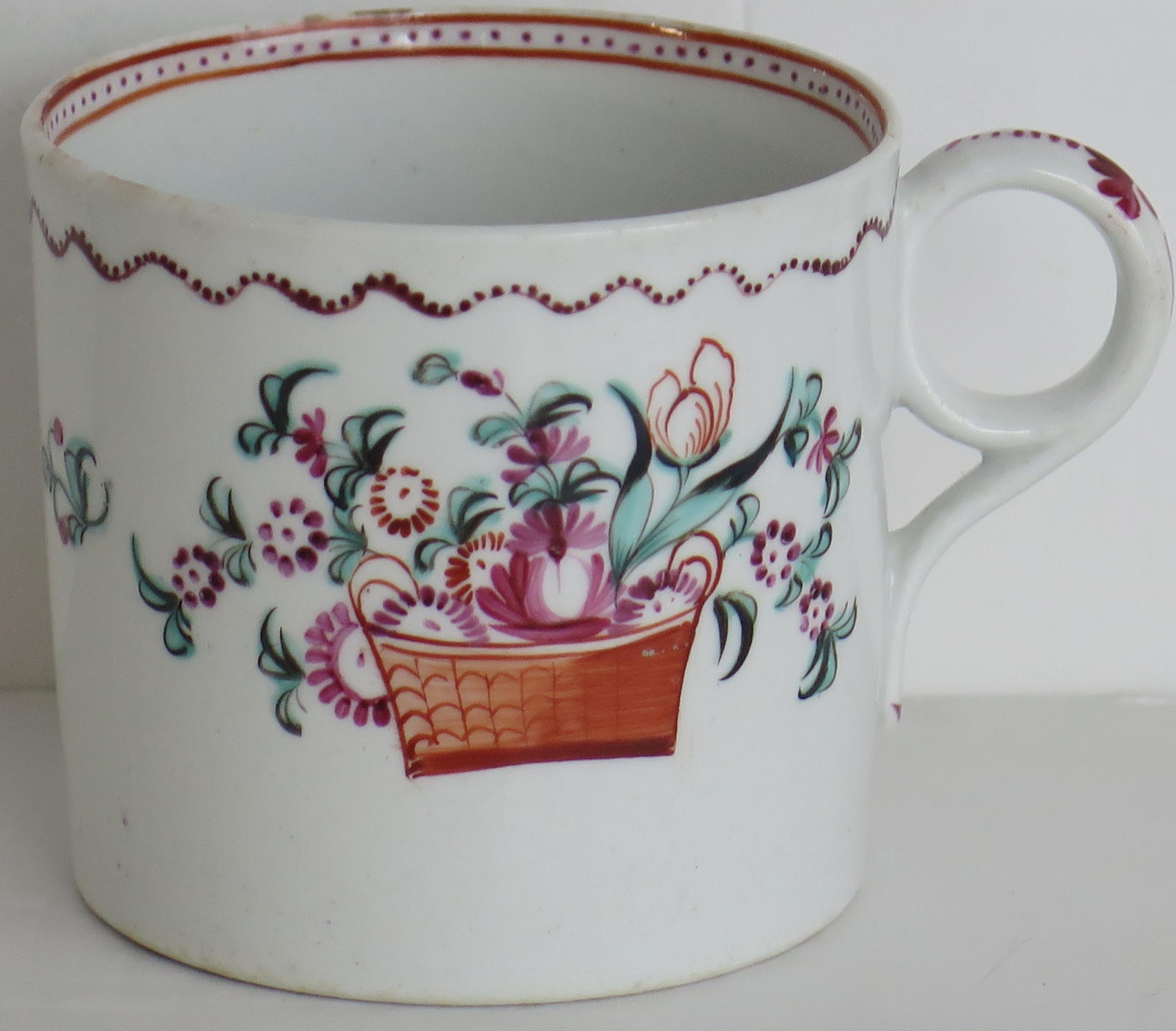 Newhall Porcelain Coffee Can Hand Painted Pattern 171, Circa 1795 For Sale 1