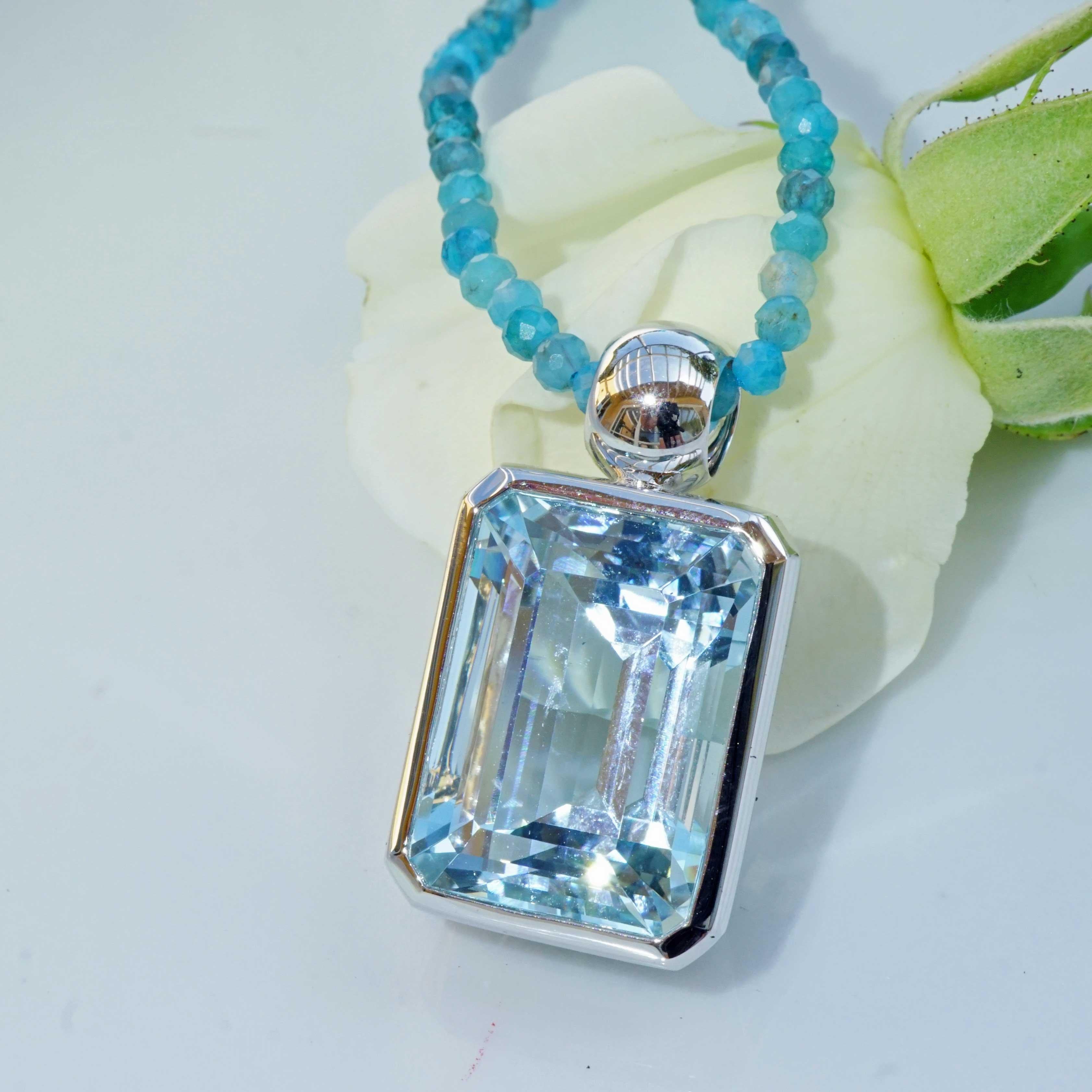 Incredibile ciondolo di acquamarina XL 17,66 ct AAA+ Qualità fine Taglio fine Certificato in vendita 6
