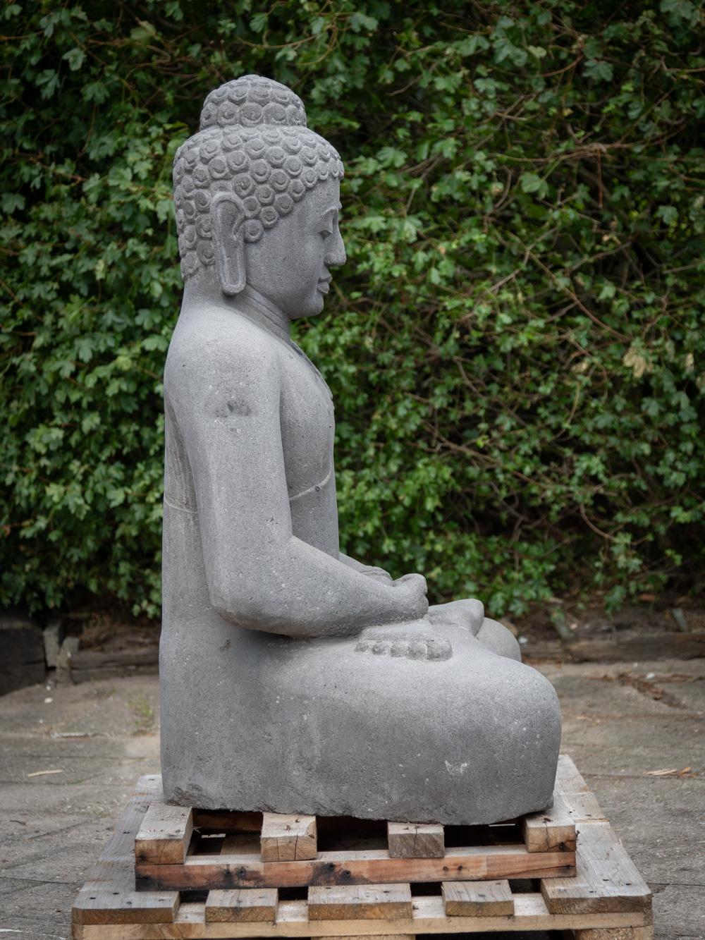 Neu geschnitzte große Buddha-Statue aus Lavastein in Dhyana-Mudra aus Indonesien im Angebot 13
