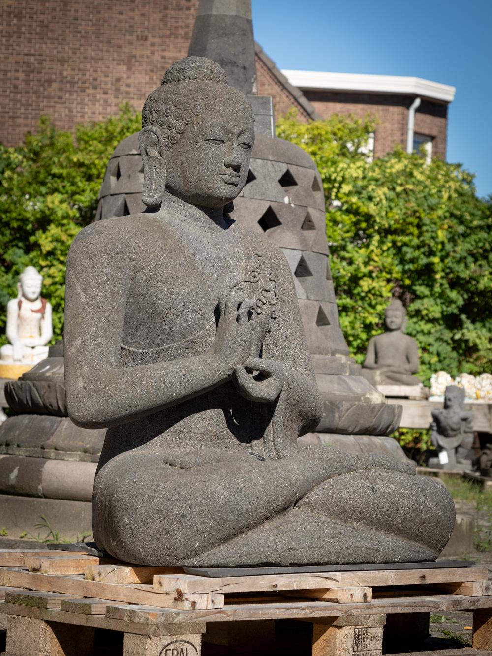 Neu handgeschnitzte große Buddha-Statue aus Lavastein aus Indonesien im Angebot 13