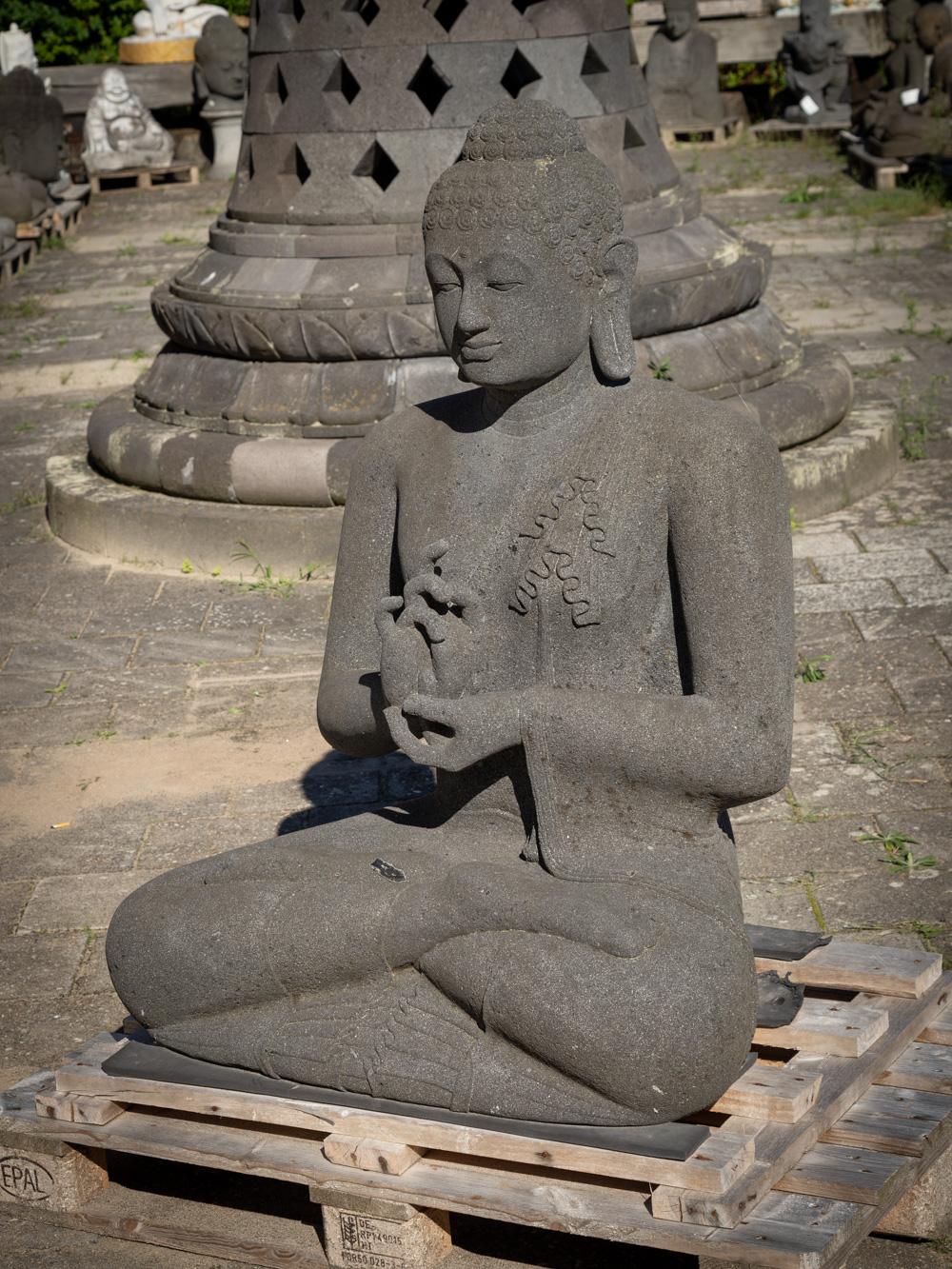 Neu handgeschnitzte große Buddha-Statue aus Lavastein aus Indonesien im Angebot 1