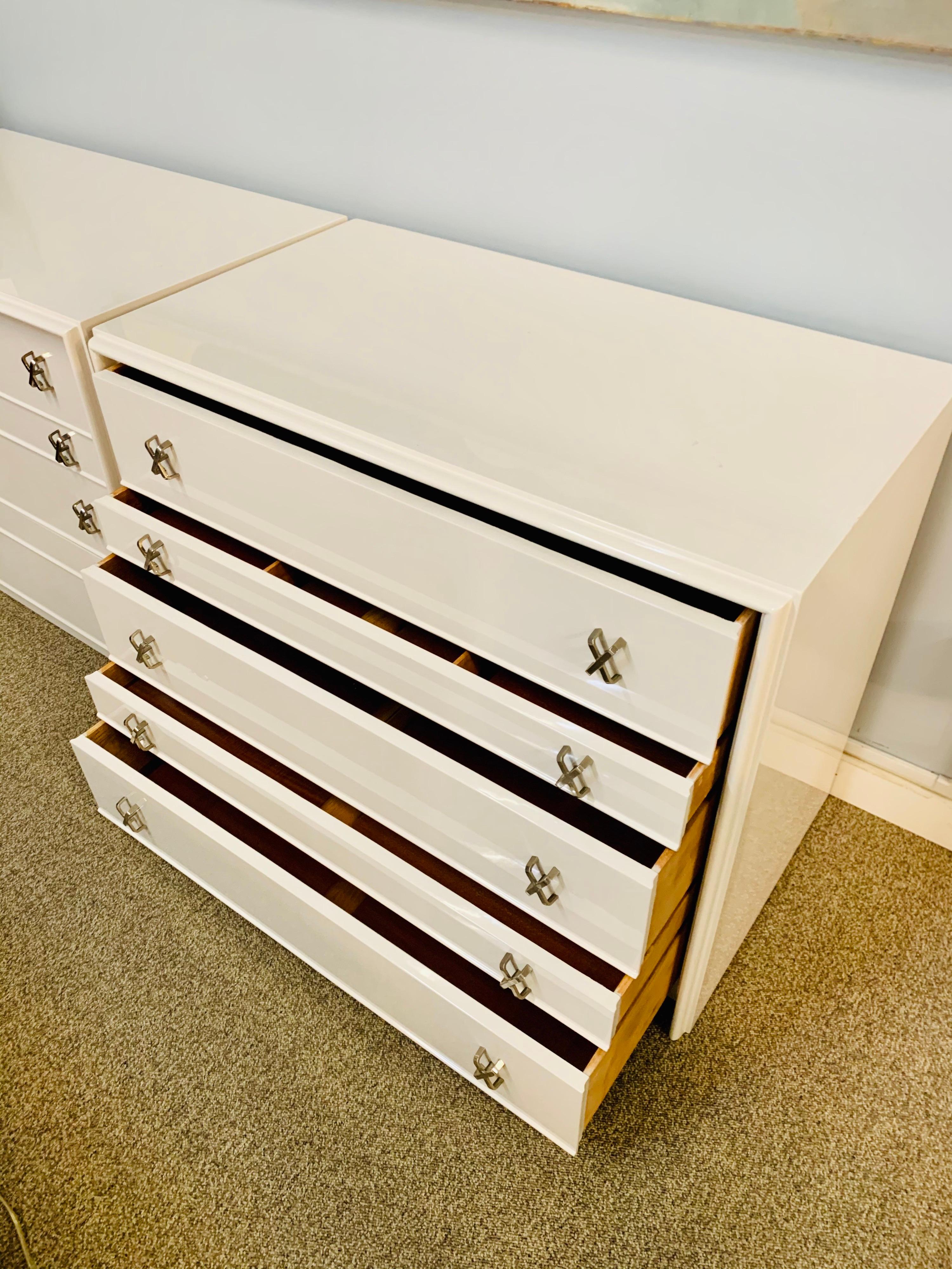 Newly Lacquered White Vintage Paul Frankl Chest of Drawers Dresser John Stuart In Good Condition In West Hartford, CT