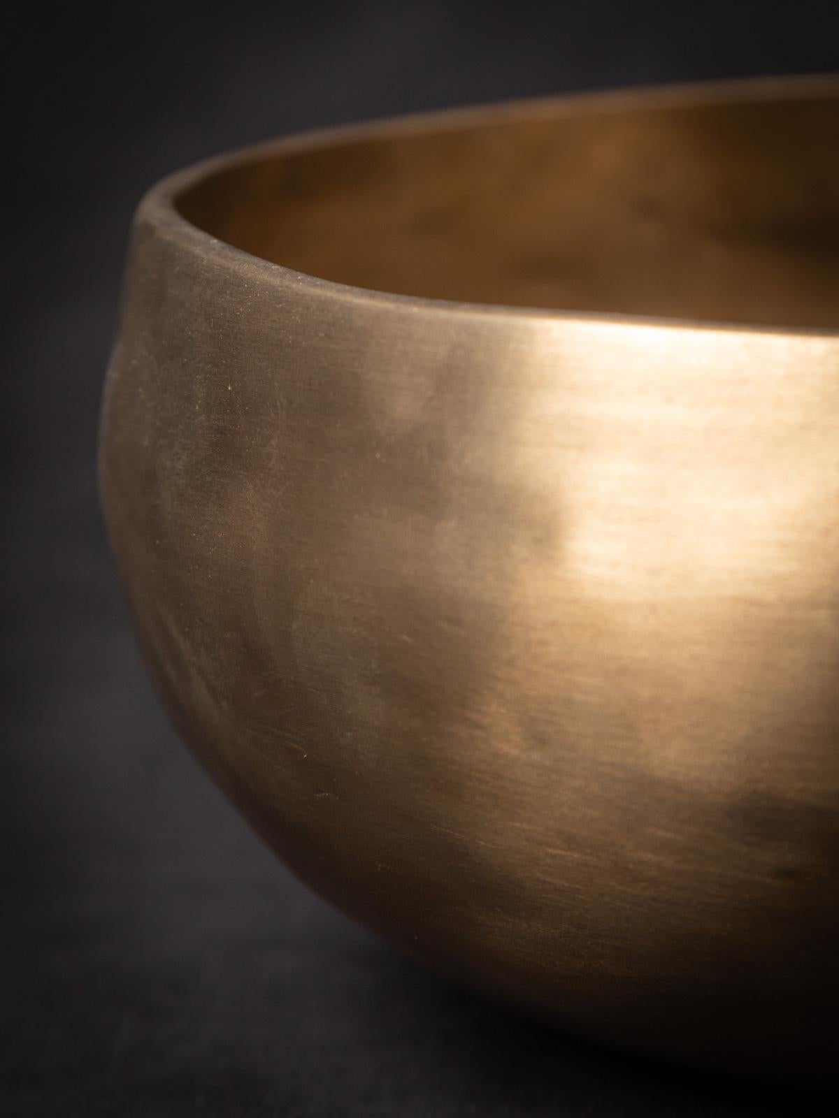 Newly made bronze Singing bowl from Nepal - OriginalBuddhas For Sale 5