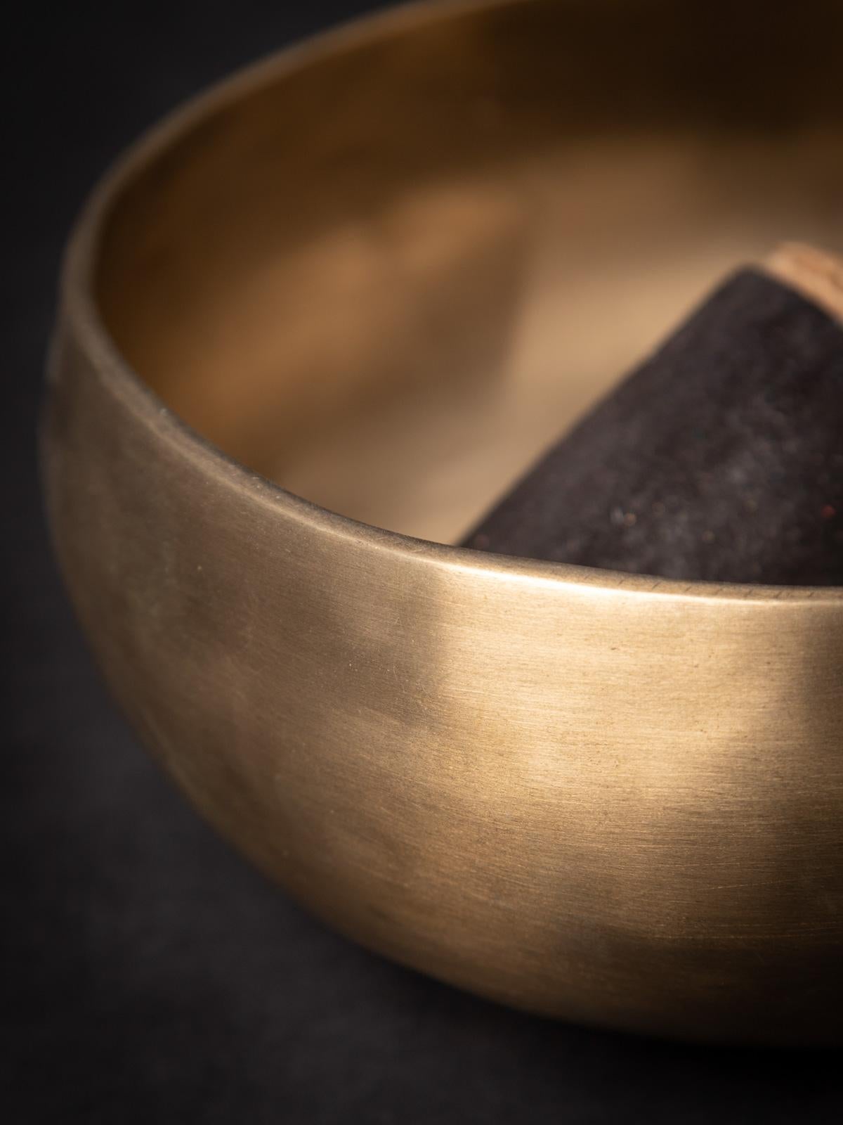 Bronze Newly made bronze Singing bowl from Nepal - OriginalBuddhas For Sale