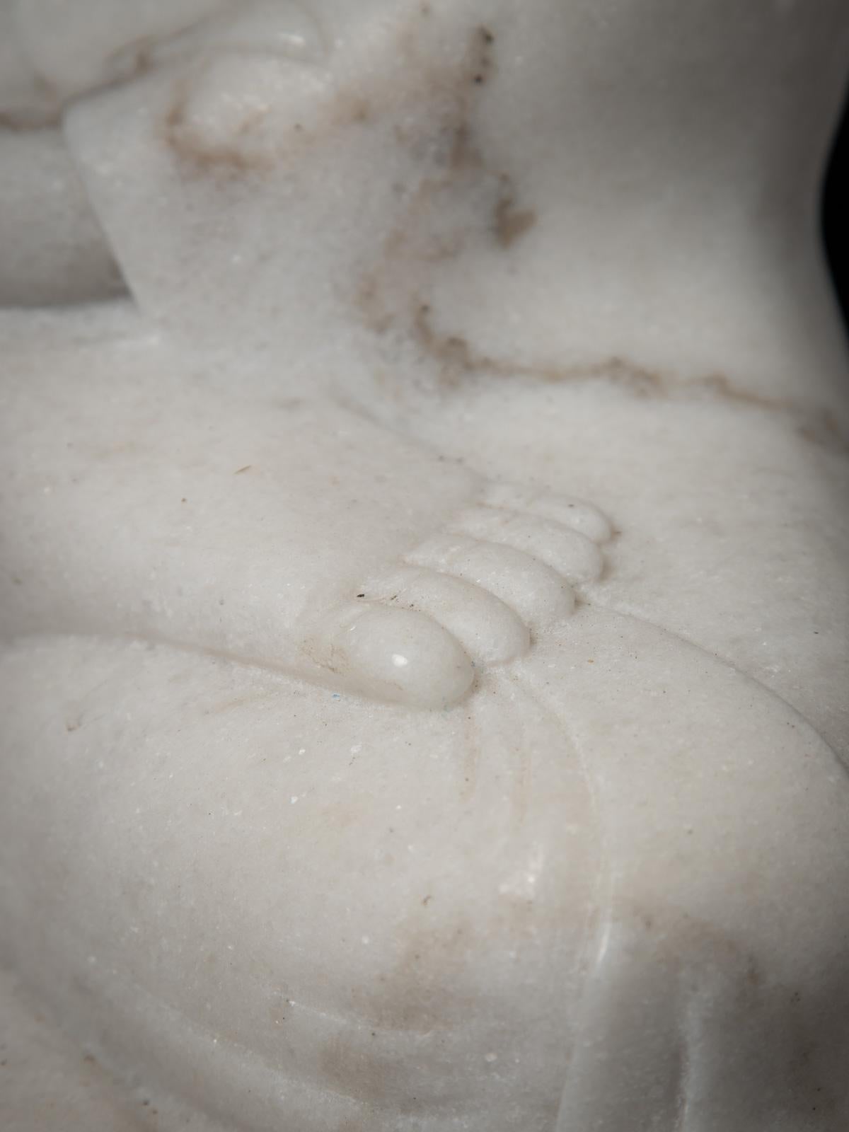 statue de Bouddha en marbre birman nouvellement fabriquée - statue sculptée à la main - Bouddhas originaux en vente 4