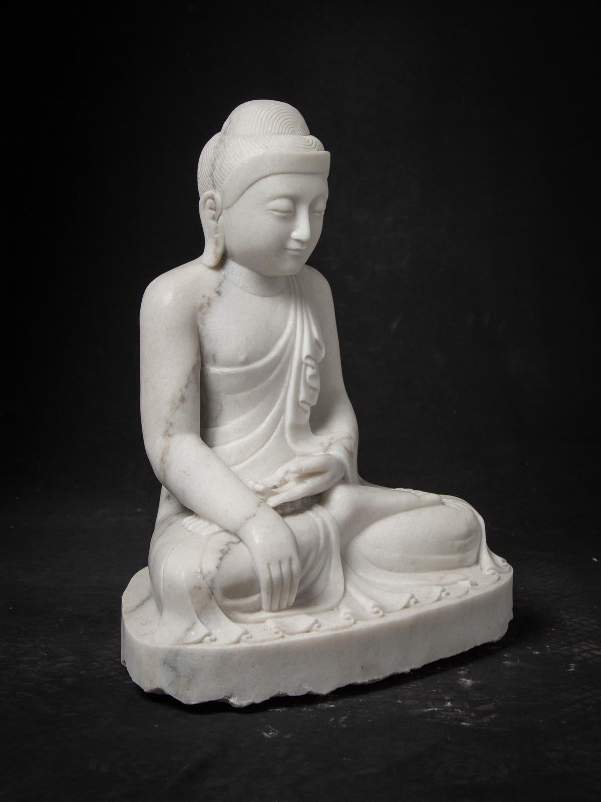 statue de Bouddha en marbre birman nouvellement fabriquée - statue sculptée à la main - Bouddhas originaux en vente 11