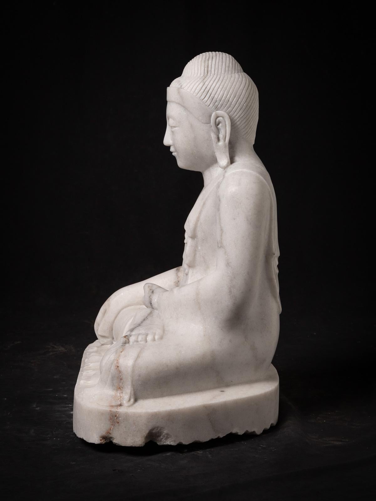 Neu gefertigte burmesische Buddha-Statue aus Marmor – handgeschnitzte Statue – OriginalBuddhas (Birmanisch) im Angebot