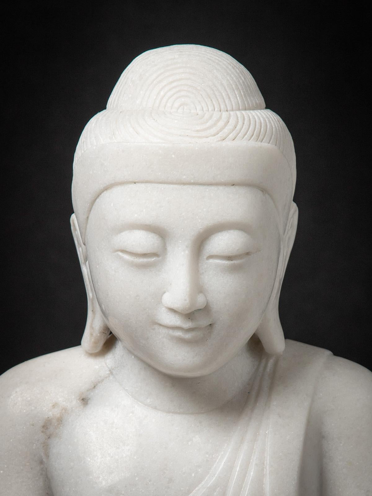 Birman statue de Bouddha en marbre birman nouvellement fabriquée - statue sculptée à la main - Bouddhas originaux en vente