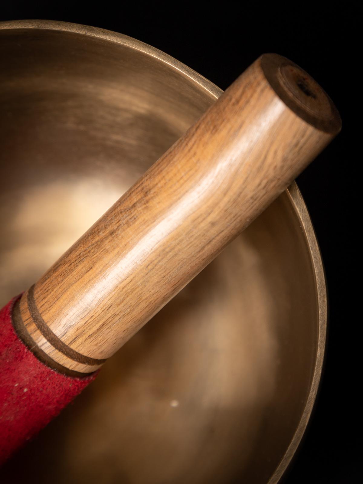 Newly made high quality bronze Nepali Singing Bowl - OriginalBuddhas For Sale 4