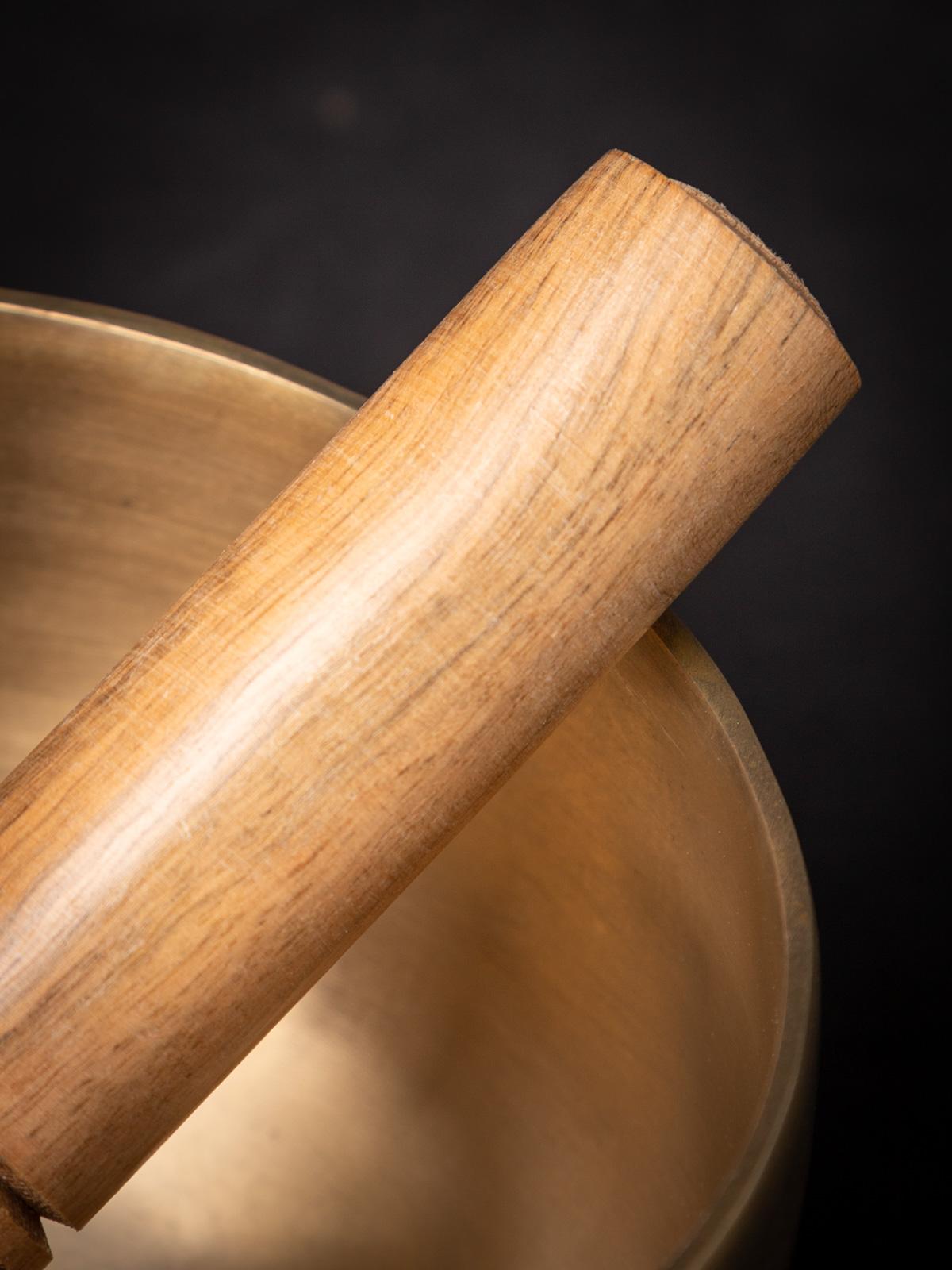 Newly made high quality bronze Nepali Singing Bowl - OriginalBuddhas For Sale 2