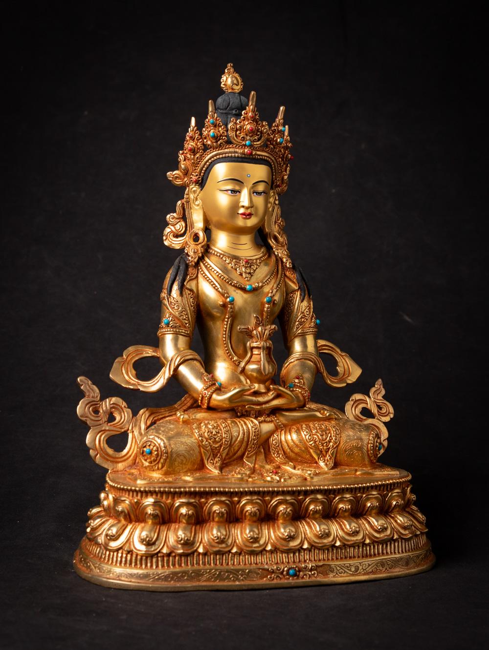 Newly made High quality Nepali Gold-face Aparmita Buddha statue from Nepal In Good Condition For Sale In DEVENTER, NL