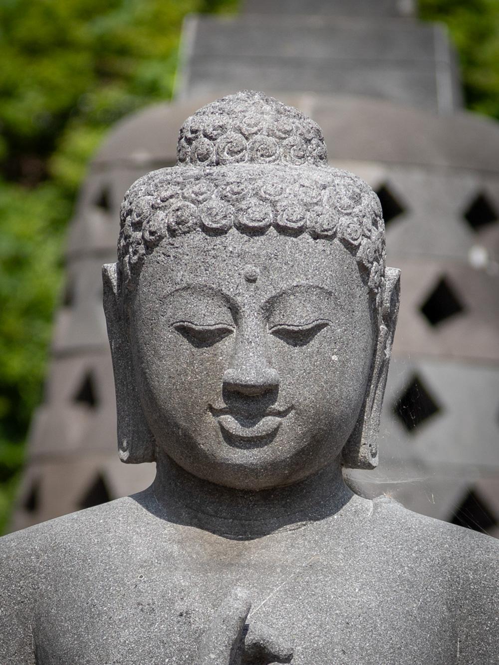 Neu gefertigte große Buddha-Statue aus Lavastein aus Indonesien – Original Buddhas im Angebot 5