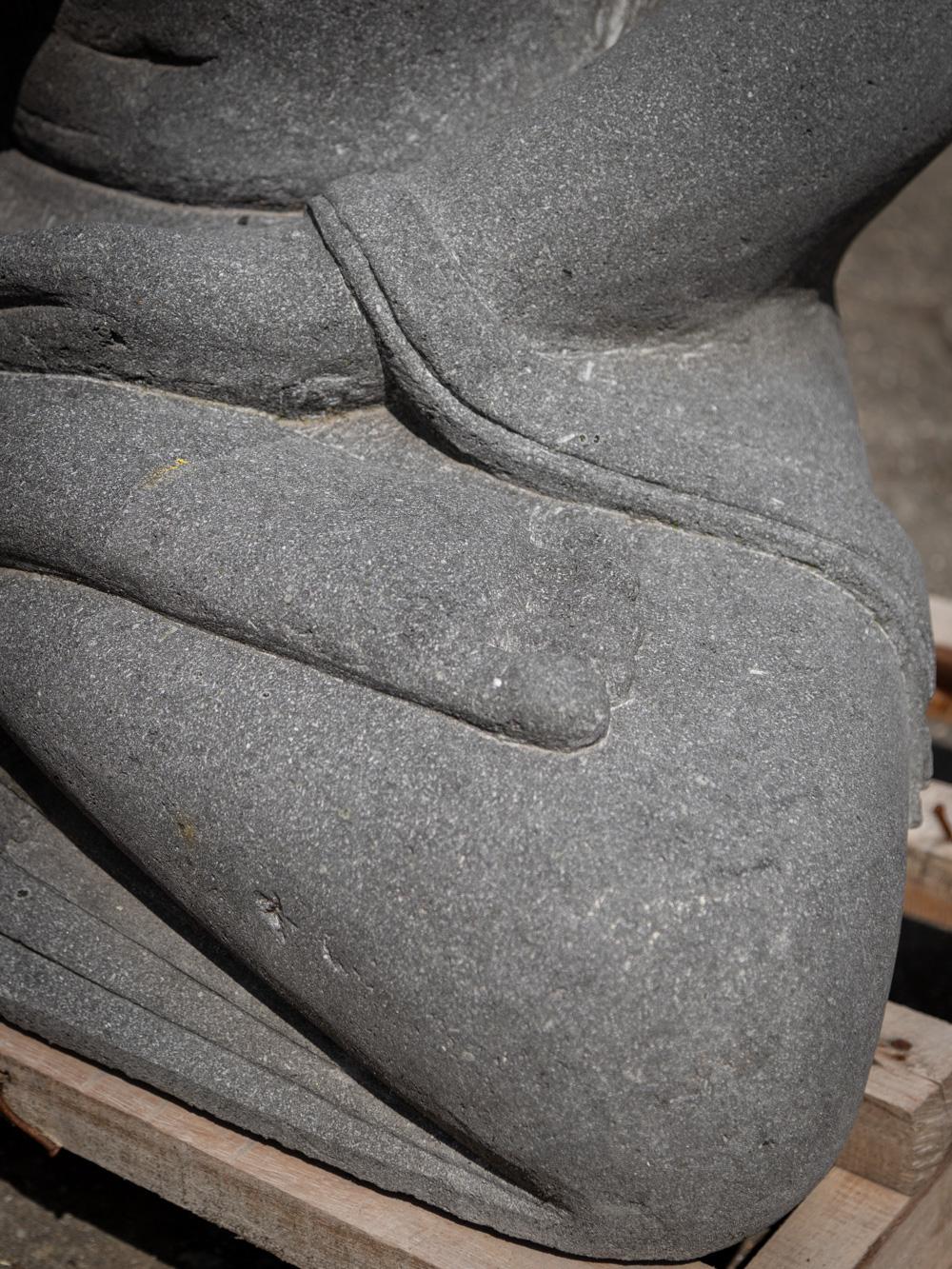 Neu gefertigte große Buddha-Statue aus Lavastein aus Indonesien – Original Buddhas im Angebot 13