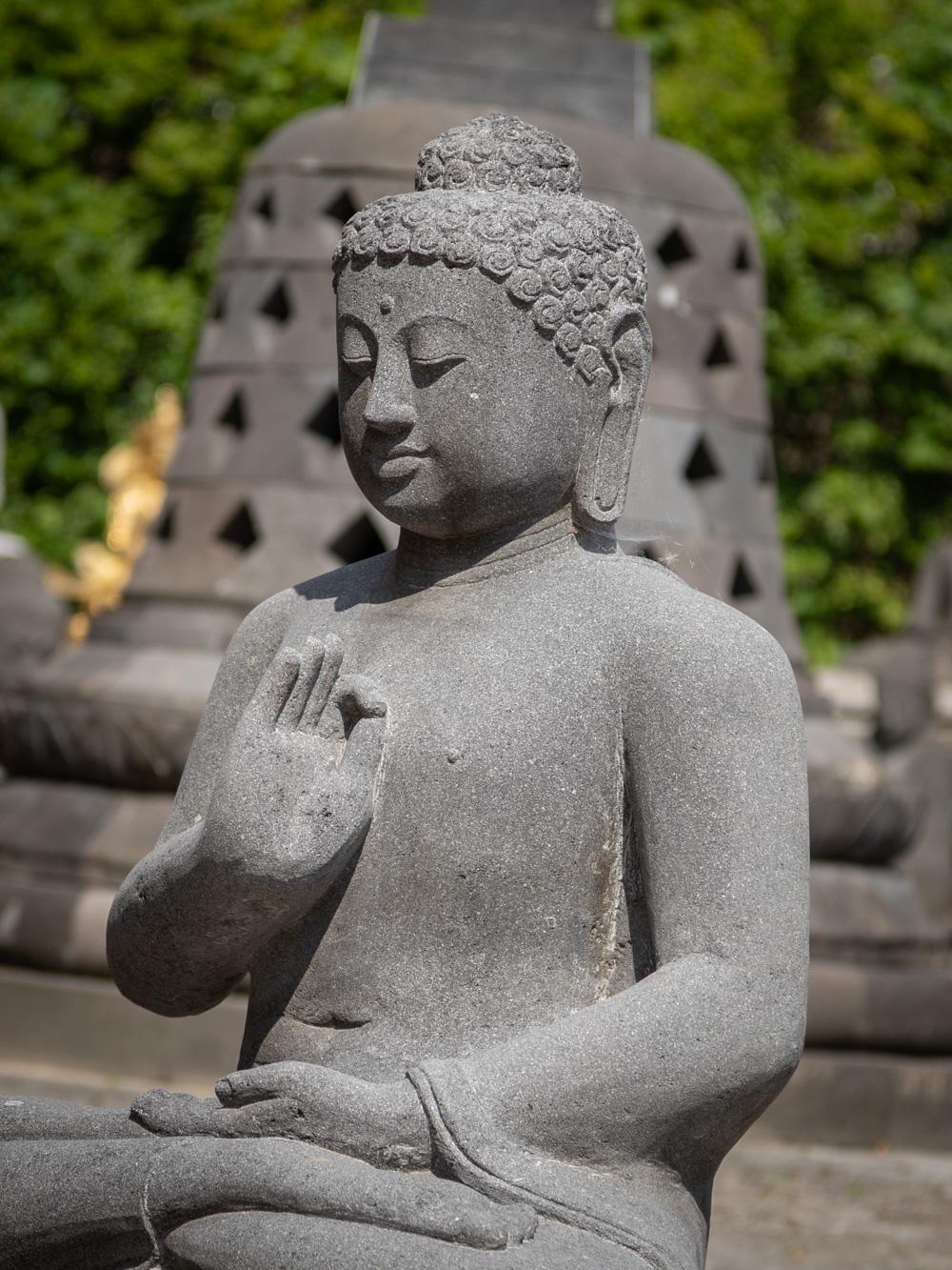 Neu gefertigte große Buddha-Statue aus Lavastein aus Indonesien – Original Buddhas im Angebot 3