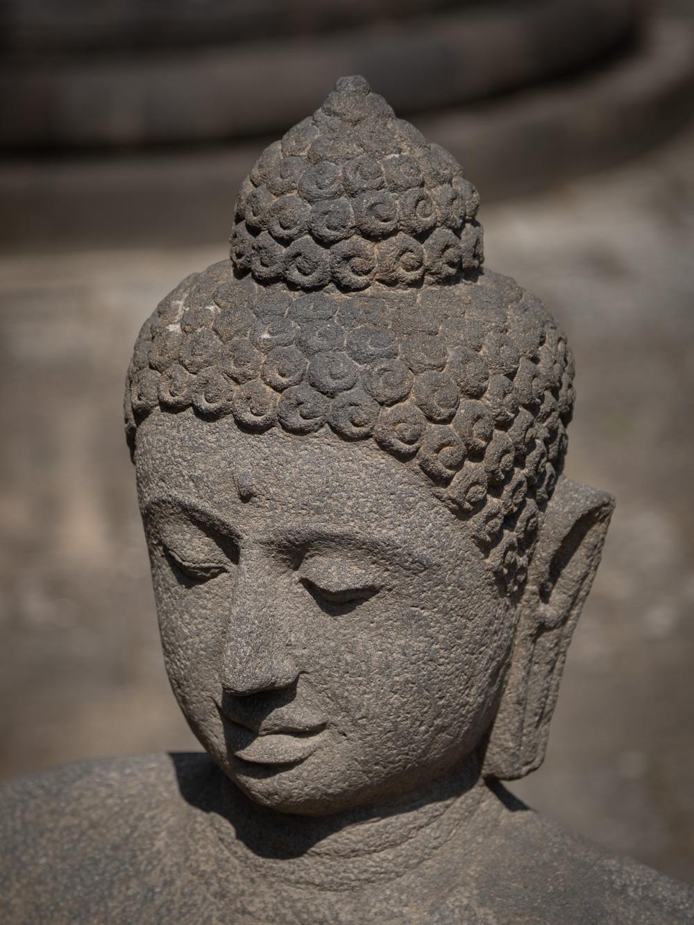 Grande statue de Bouddha en pierre de lave nouvellement fabriquée en Indonésie -  OriginalBuddhas en vente 7