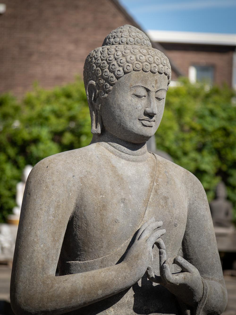 Große Buddha-Statue aus Lavastein aus Indonesien, neu gefertigt  OriginalBuddhas im Angebot 13