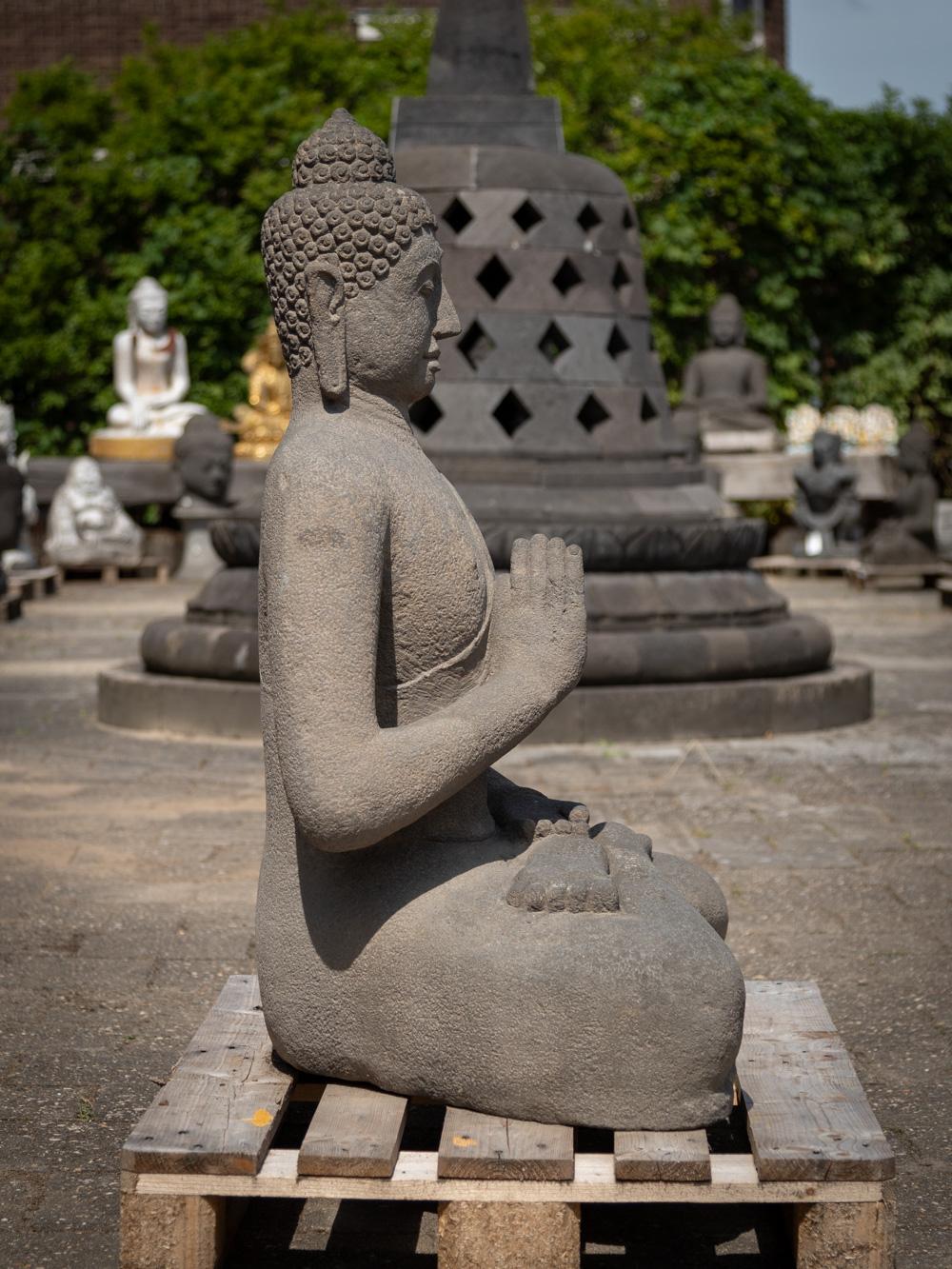 Grande statue de Bouddha en pierre de lave nouvellement fabriquée en Indonésie -  OriginalBuddhas Neuf - En vente à DEVENTER, NL
