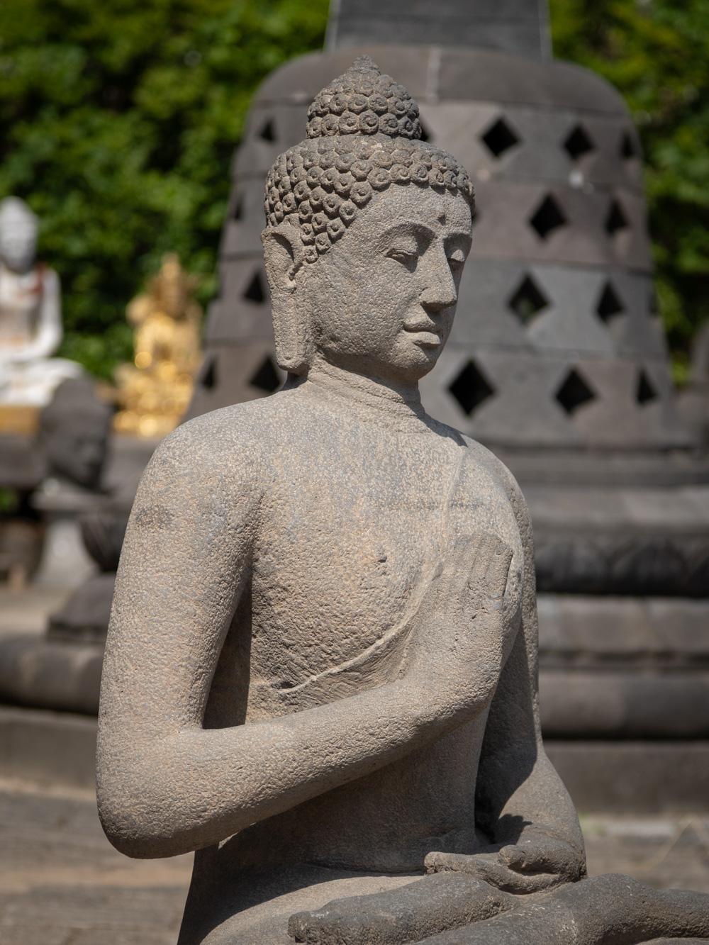 Lave Grande statue de Bouddha en pierre de lave nouvellement fabriquée en Indonésie -  OriginalBuddhas en vente