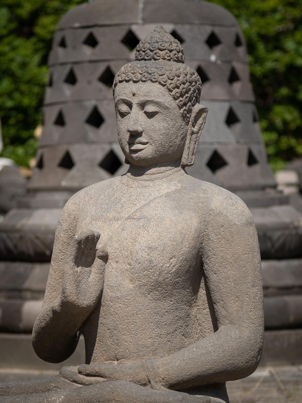 Grande statue de Bouddha en pierre de lave nouvellement fabriquée en Indonésie -  OriginalBuddhas en vente 2