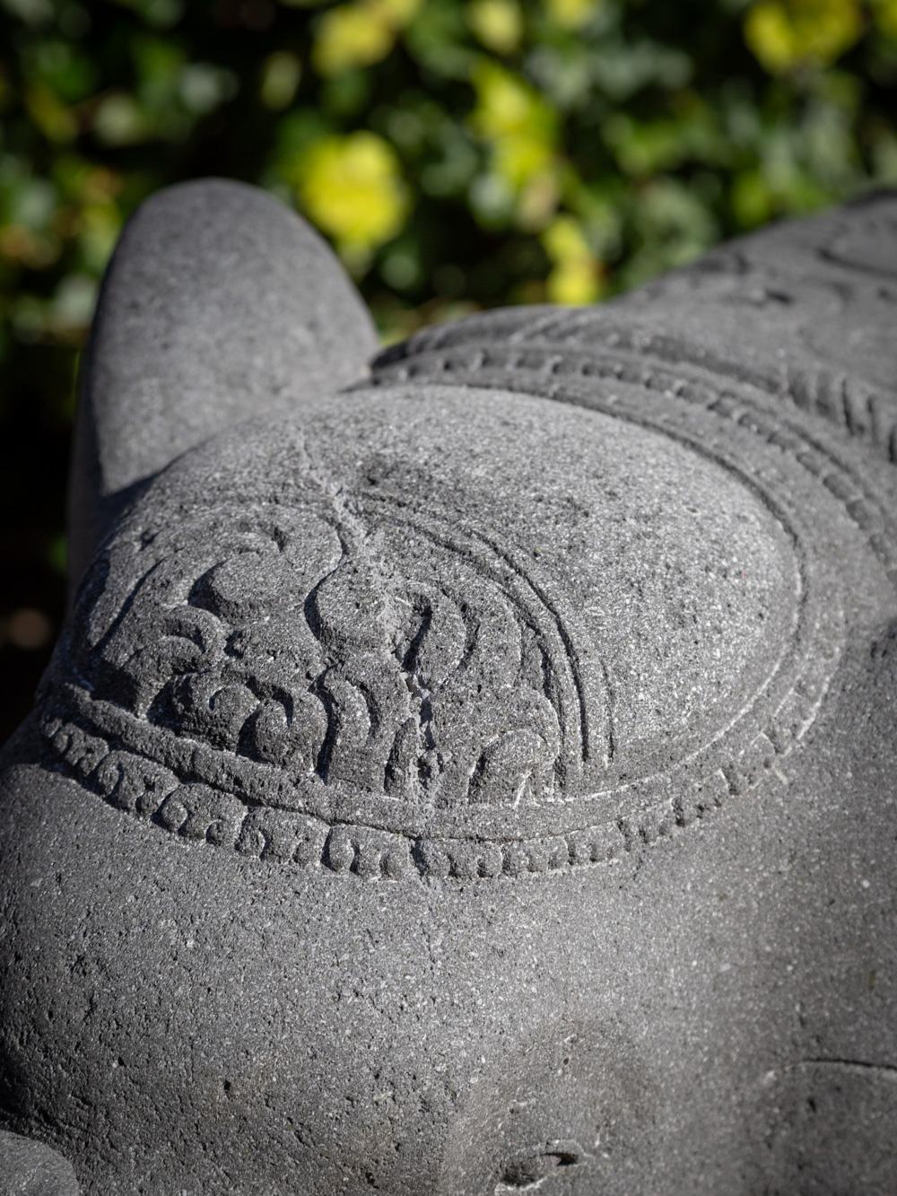 Nouvellement fabriqué grand éléphant en pierre de lave d'Indonésie - OriginalBuddhas en vente 5
