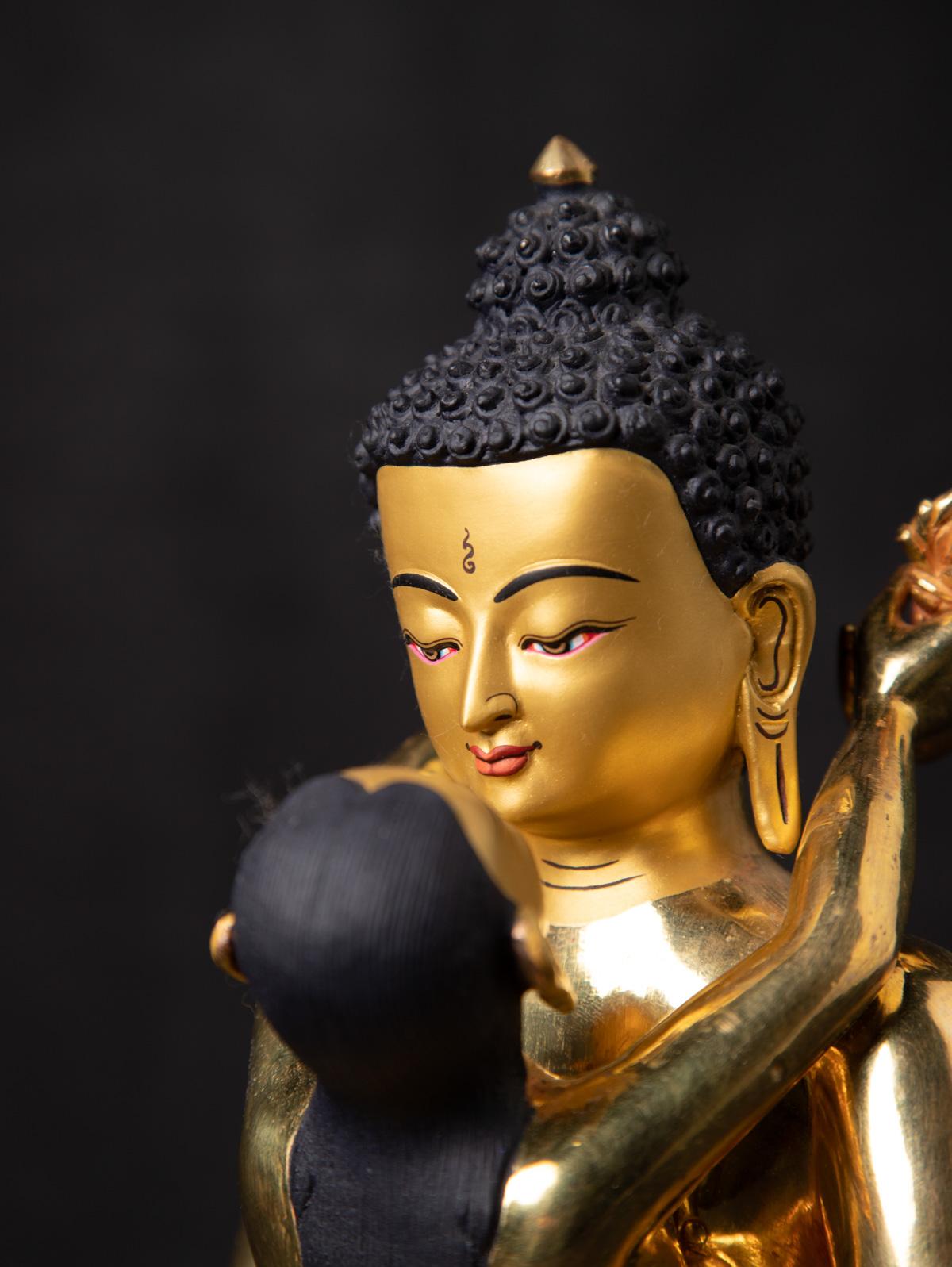 Neu hergestellte Nepalisch Samantabhadra-Statue in Goldform aus Samantabhadra – OriginalBuddhas im Angebot 4