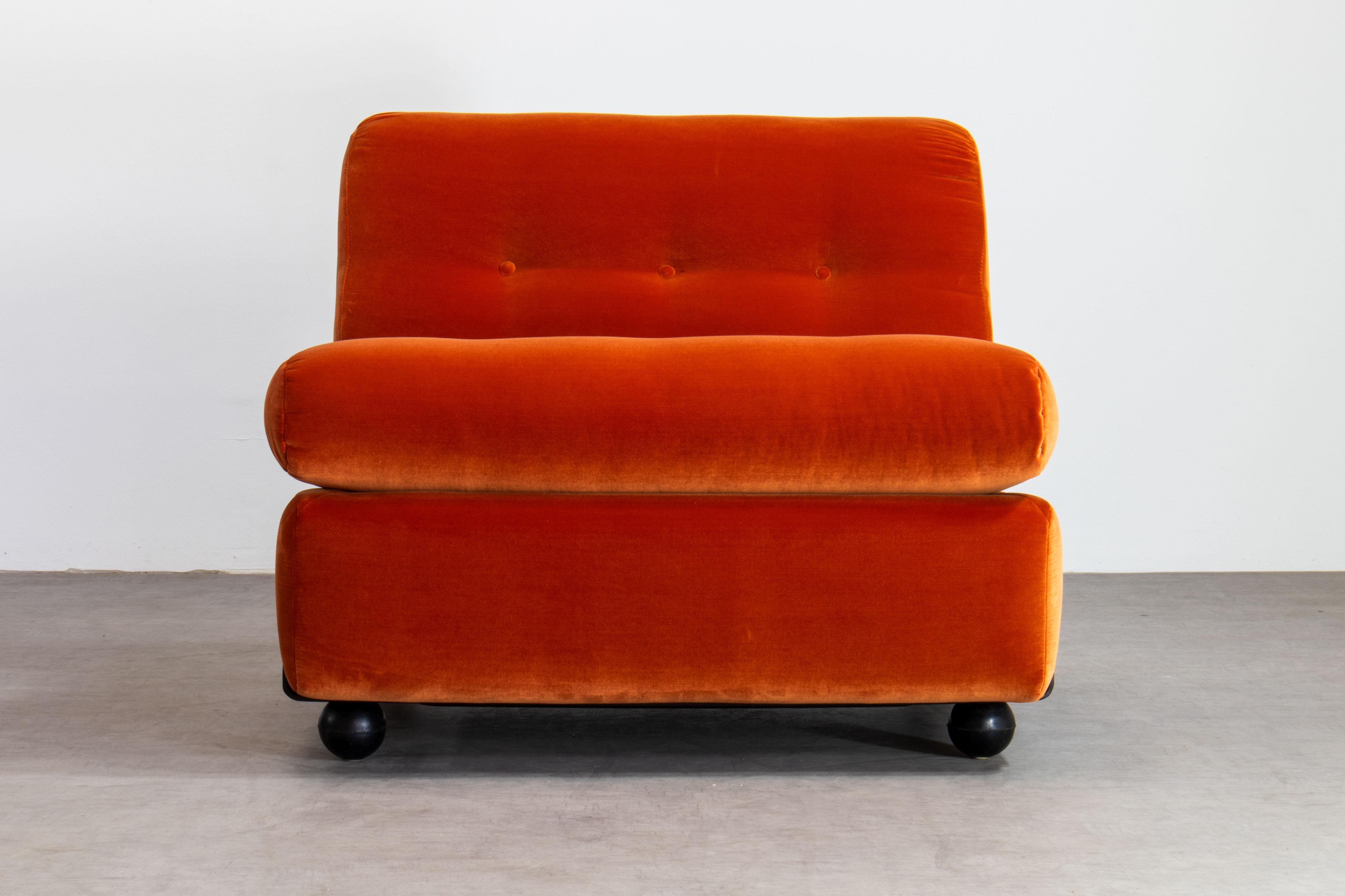 Mid-Century Modern Nouvellement Pierre Frey Upholstered Amanta Lounges par Mario Bellini pour B&B Italia en vente