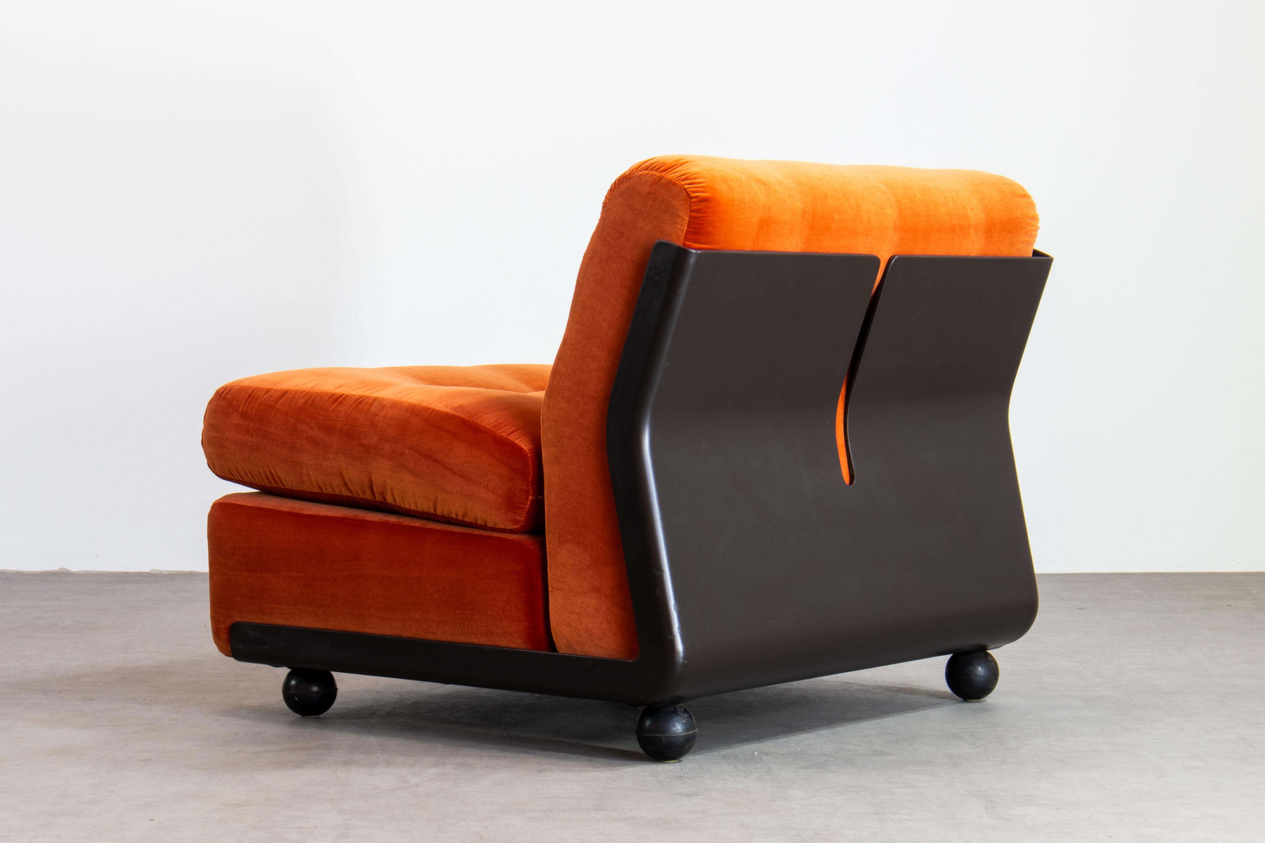 italien Nouvellement Pierre Frey Upholstered Amanta Lounges par Mario Bellini pour B&B Italia en vente
