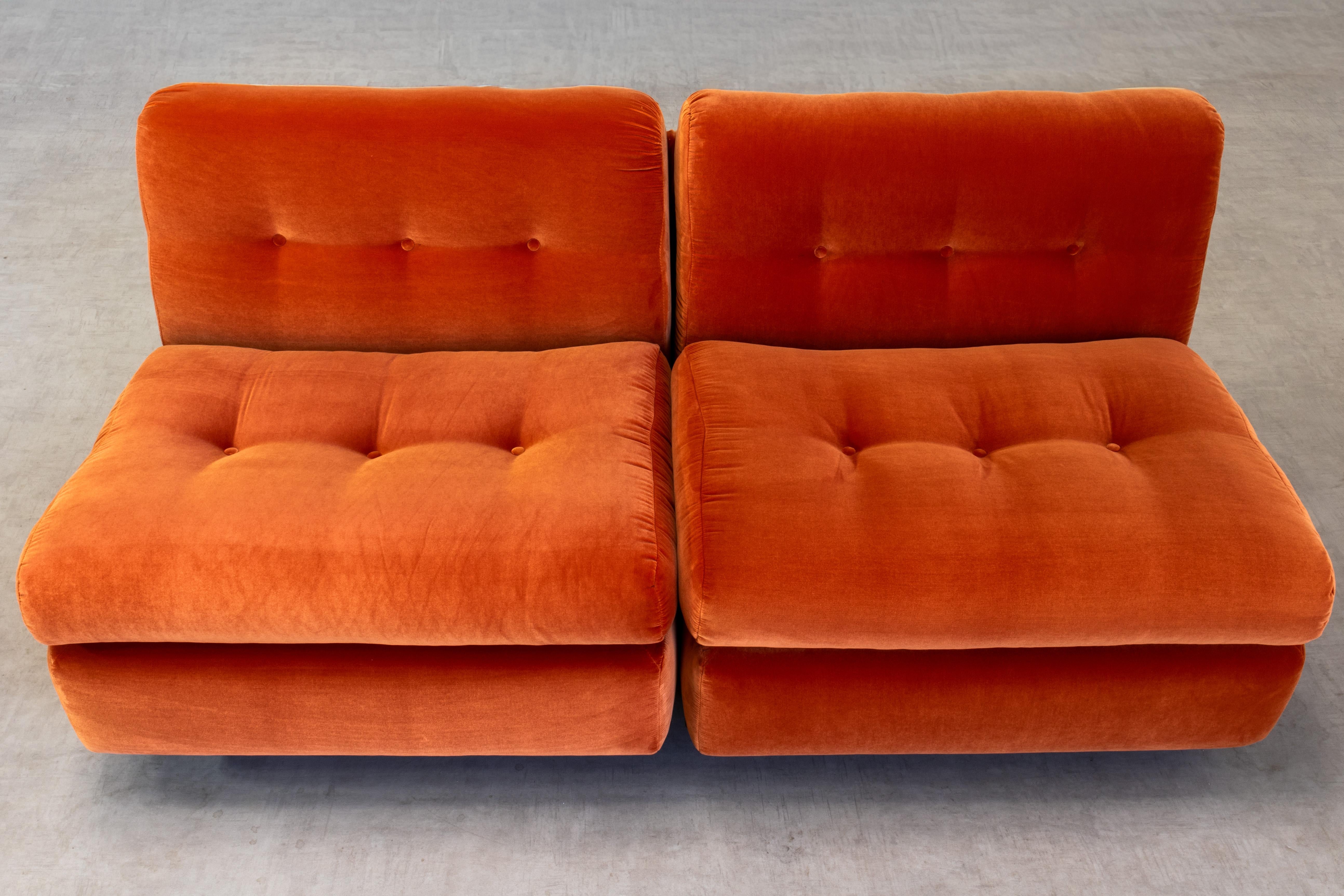 Nouvellement Pierre Frey Upholstered Amanta Lounges par Mario Bellini pour B&B Italia en vente 1