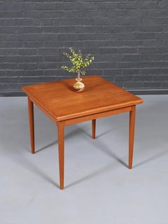 Mesa de comedor de teca abatible de estilo moderno danés, recién renovada, de Skovmand and Andersen