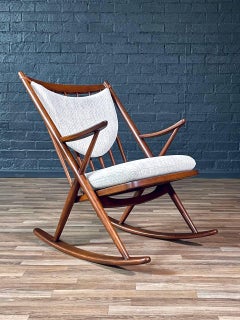 Nouvellement repeint - Fauteuil à bascule moderne danois par Frank Reenskaug