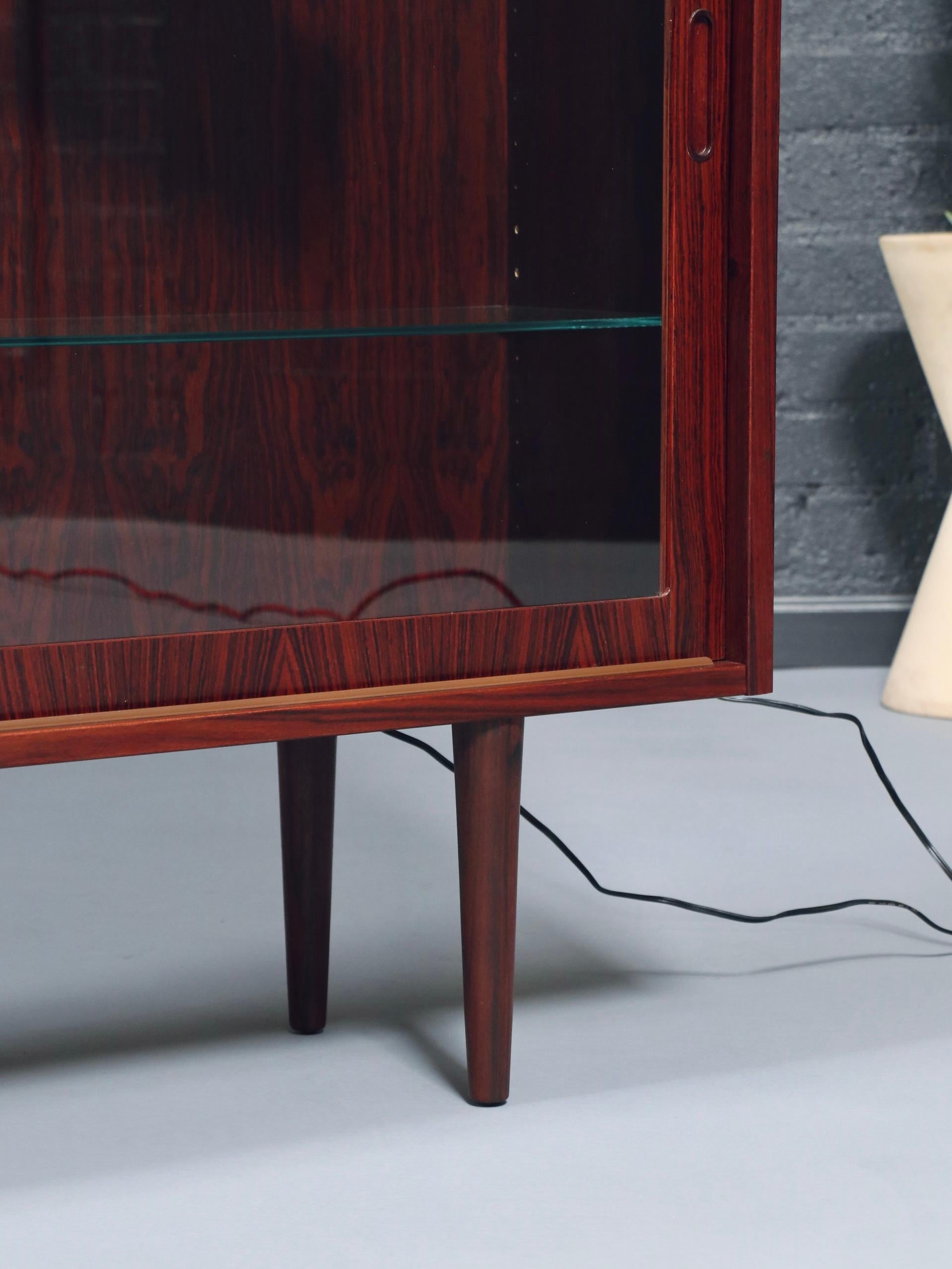 Danish Modern Rosewood Bookcase by Carlo Jensen for Hundevad & Co. in vendita 1