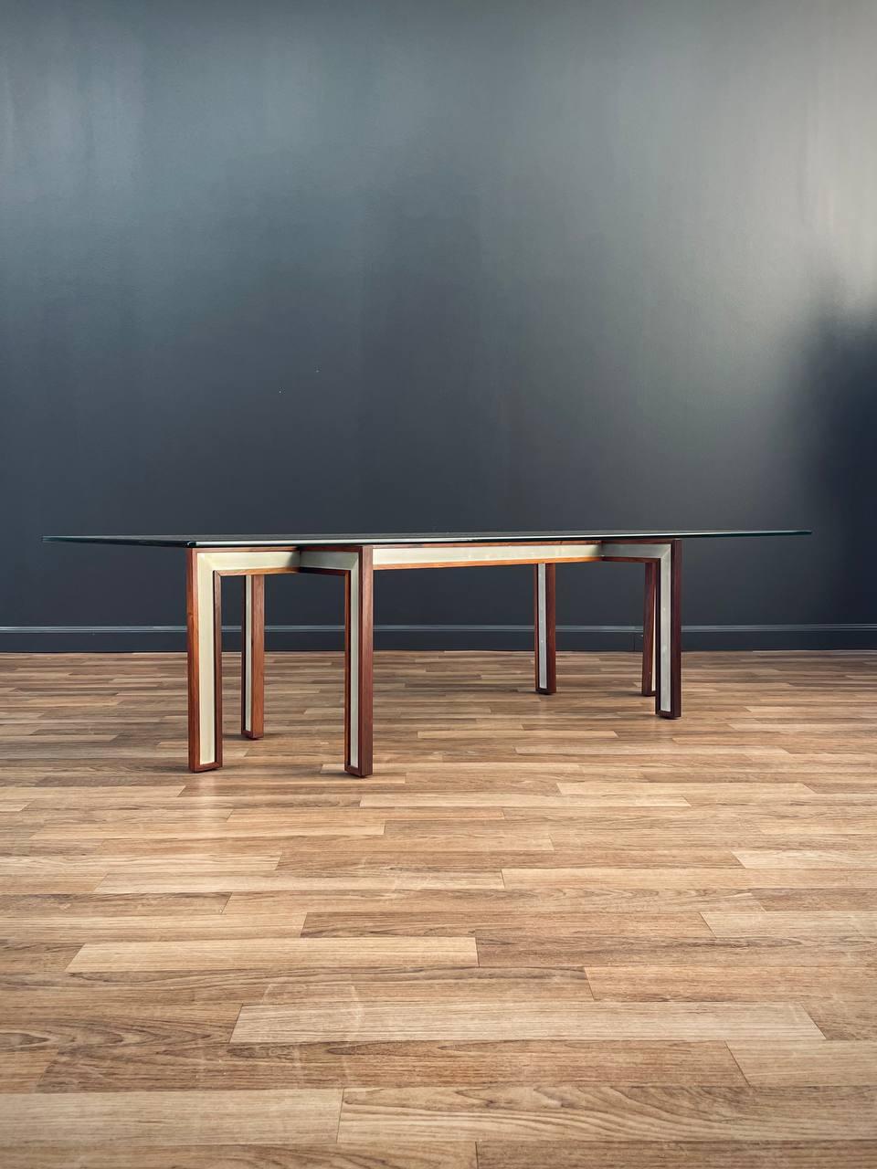 Danois Table basse moderne danoise en bois de rose et acier récemment restaurée par Henning Koch en vente