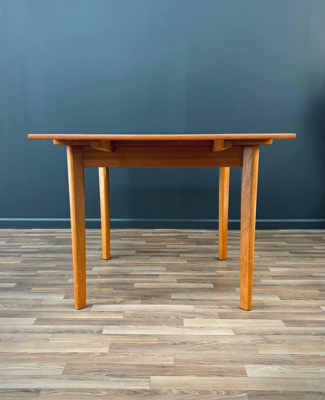 Newly Refinished - Danish Modern Teak Expanding Draw-Leaf Dining Table For Sale 5