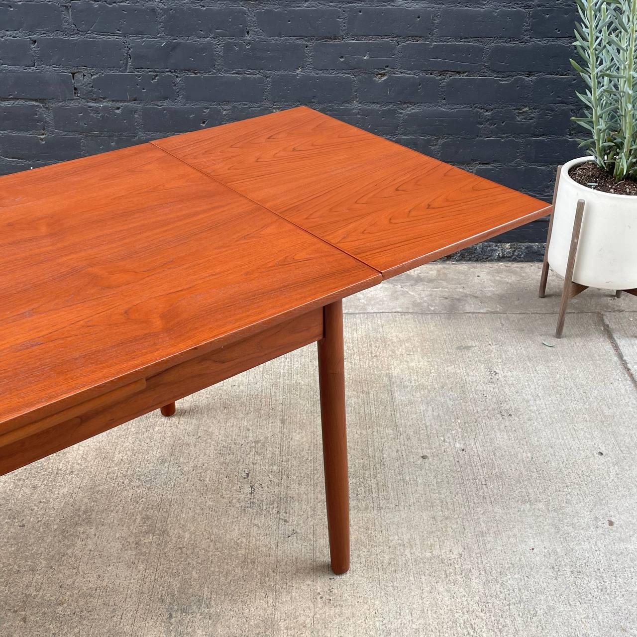 Newly Refinished - Danish Modern Teak Expanding Draw-Leaf Dining Table  For Sale 1