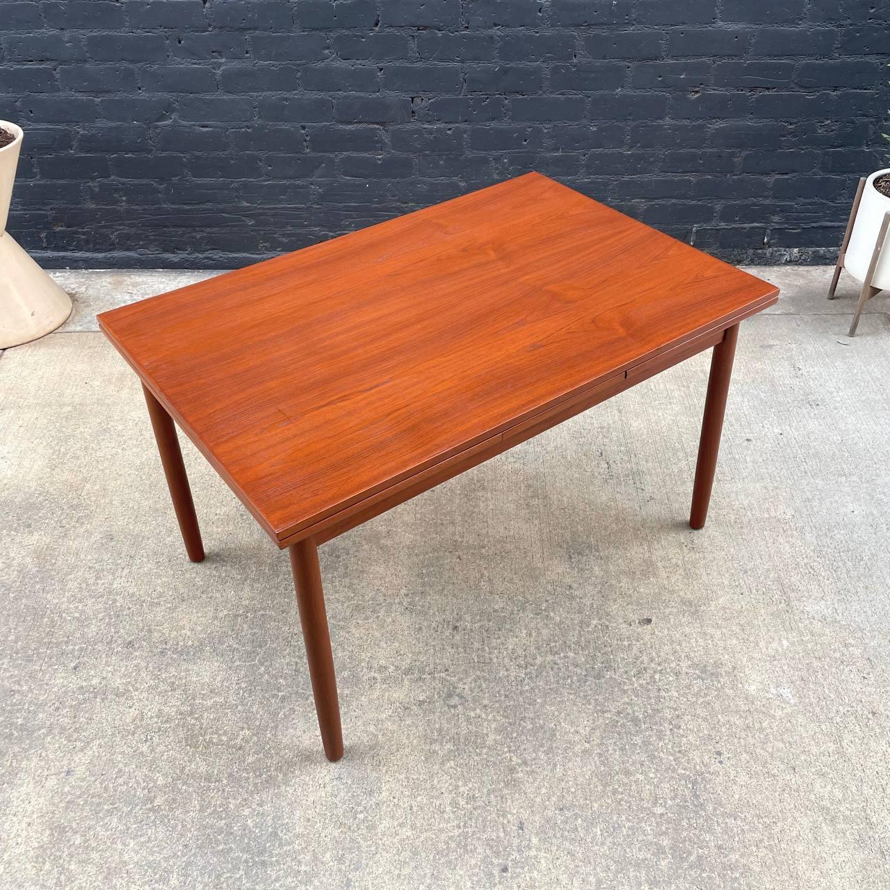 Newly Refinished - Danish Modern Teak Expanding Draw-Leaf Dining Table  For Sale 3