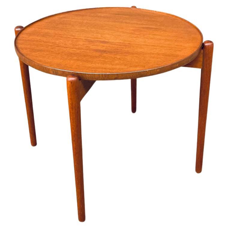 Newly Refinished - Danish Modern Teak Side with Removable Tray Top For Sale