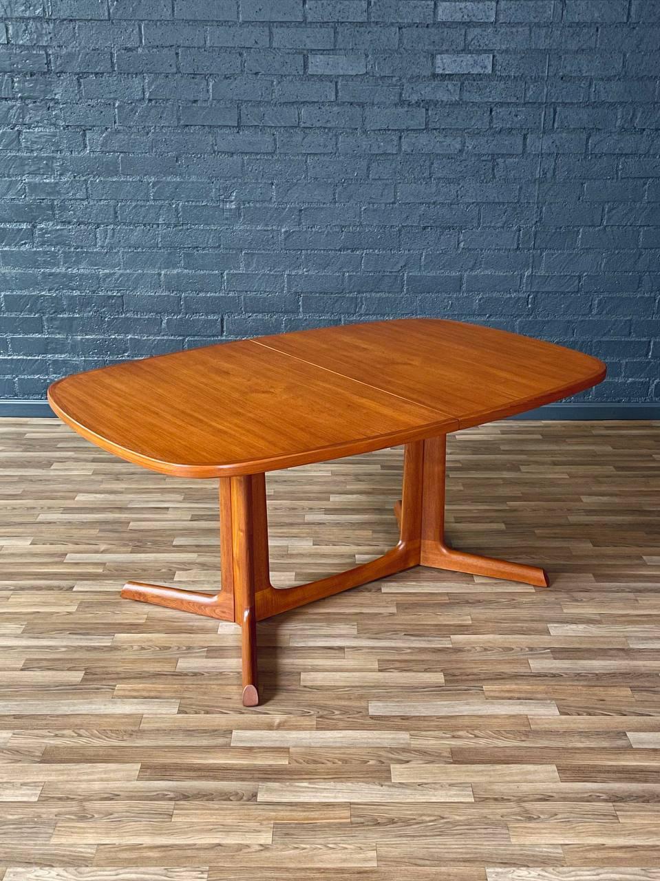 Condition: Expertly Refinished 

With over 15 years of experience, our workshop has followed a careful process of restoration, showcasing our passion and creativity for vintage designs that can seamlessly be incorporated with many interior decors.